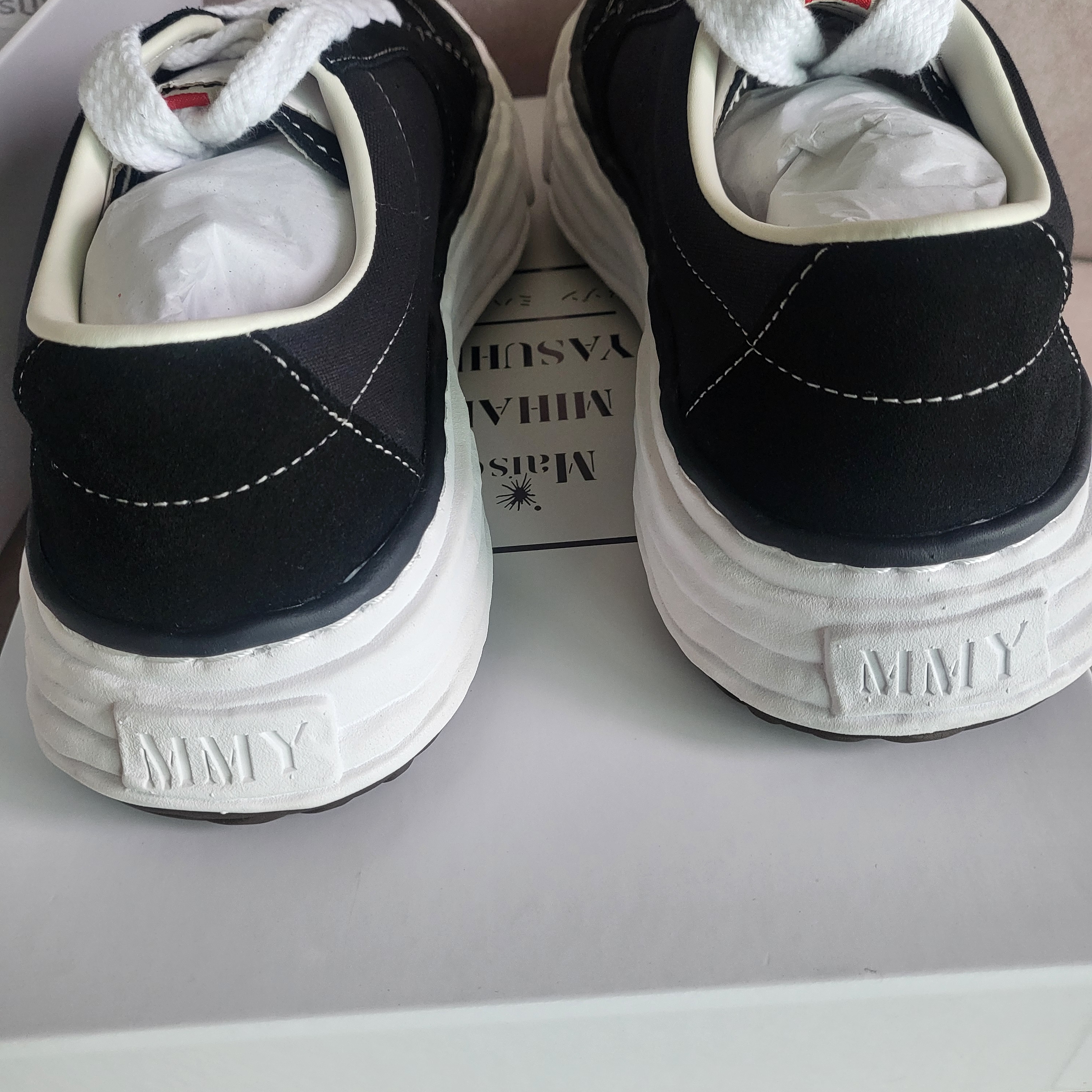 Mihara Yasuhiro Eric OG Sole Mix Material Low-Top Sneaker Black 착용 스타일 - 1