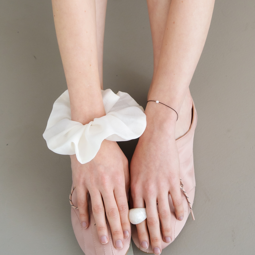 러브미몬스터 퓨어 포그 스크런치 미디움 아이보리(lovememonster Pure Fog Scrunchy M IVORY) - 4
