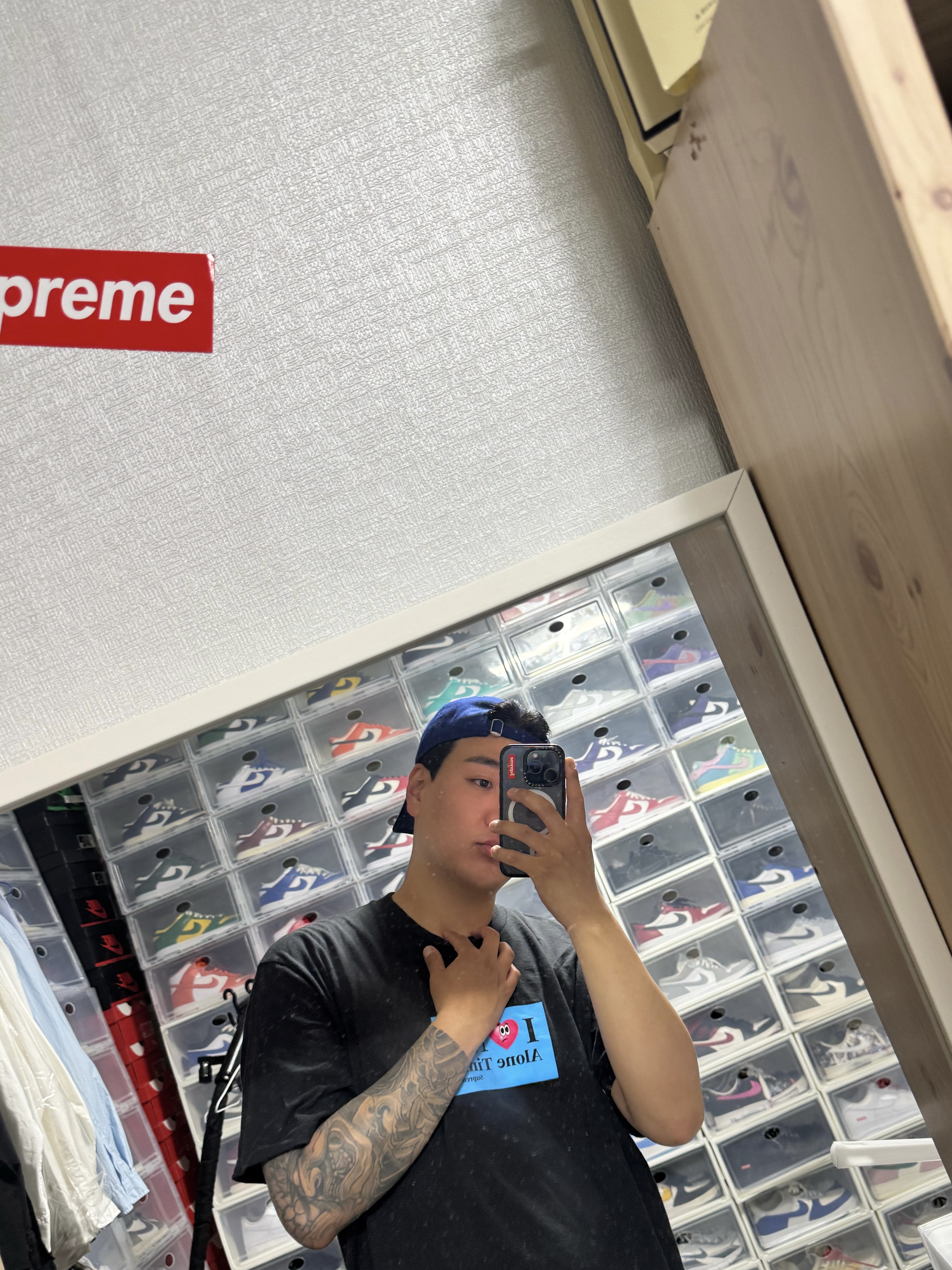 Supreme Alone Time T-Shirt Black - 26SS, Jordan 1 Retro Low OG Chicago 착용 스타일 - 3