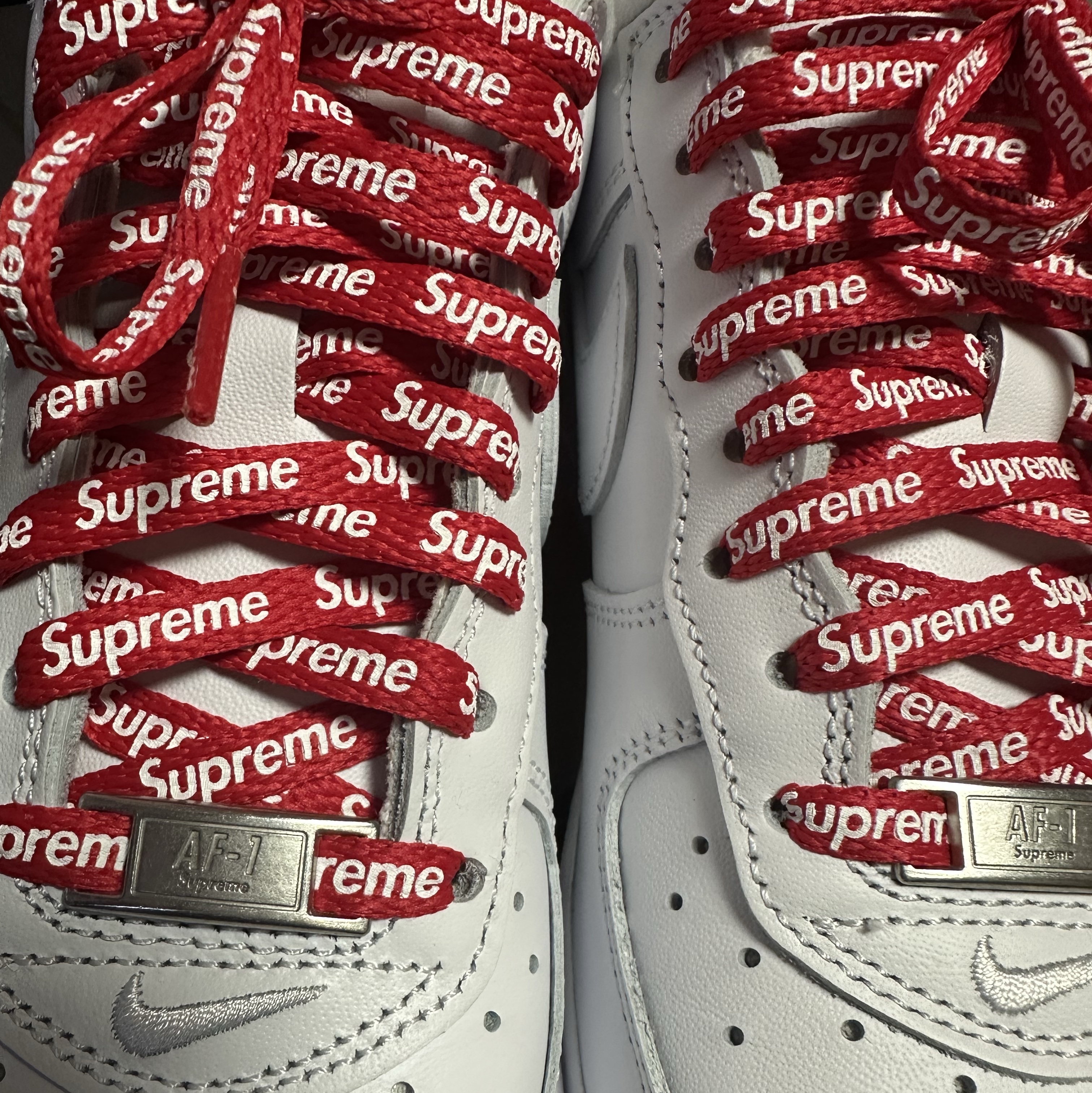 Nike x Supreme Air Force 1 Low White 착용 스타일