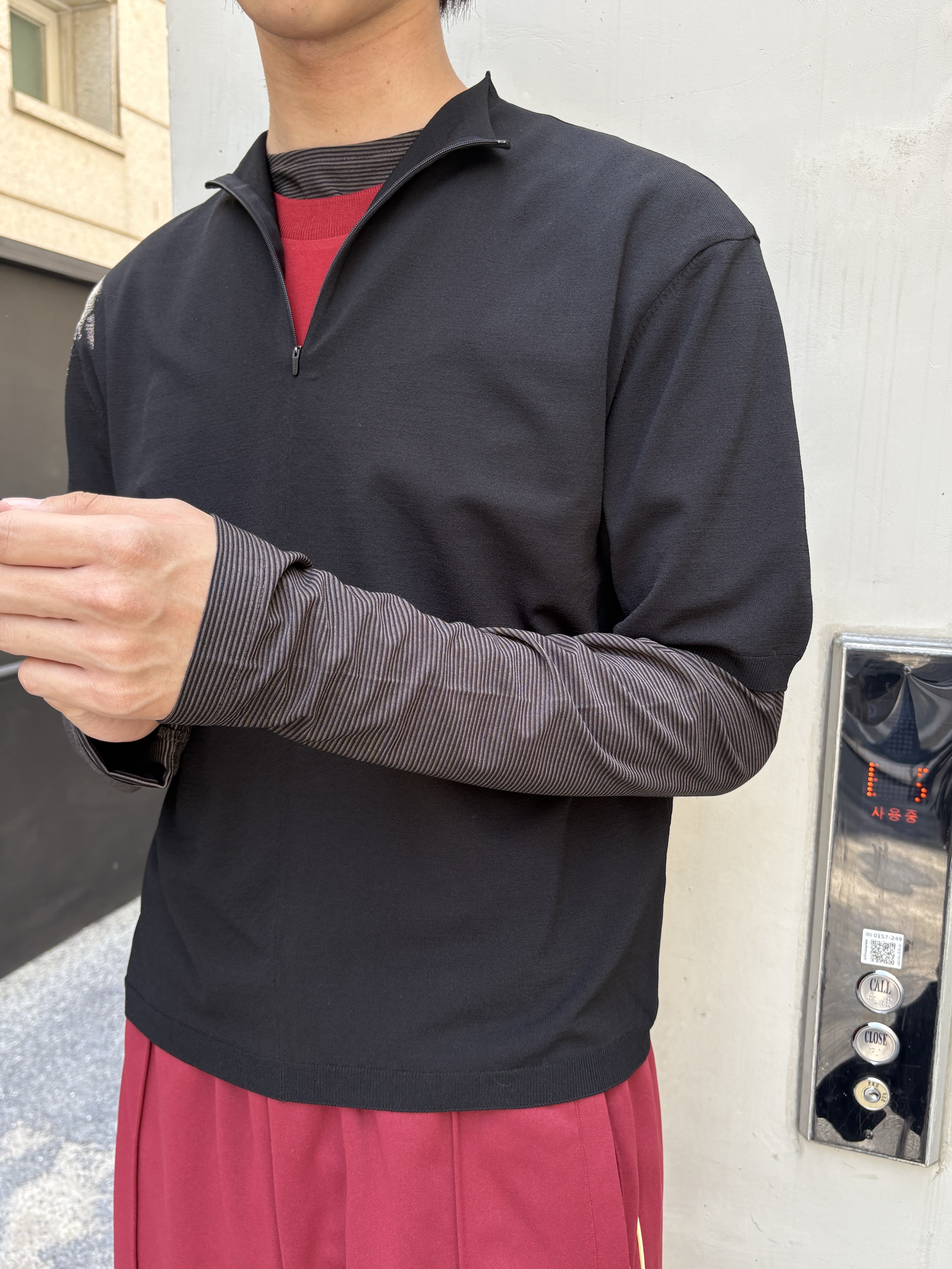 Amomento Stripe Boat Neck Long Sleeve Dark Brown - 26SS 착용 스타일 - 3