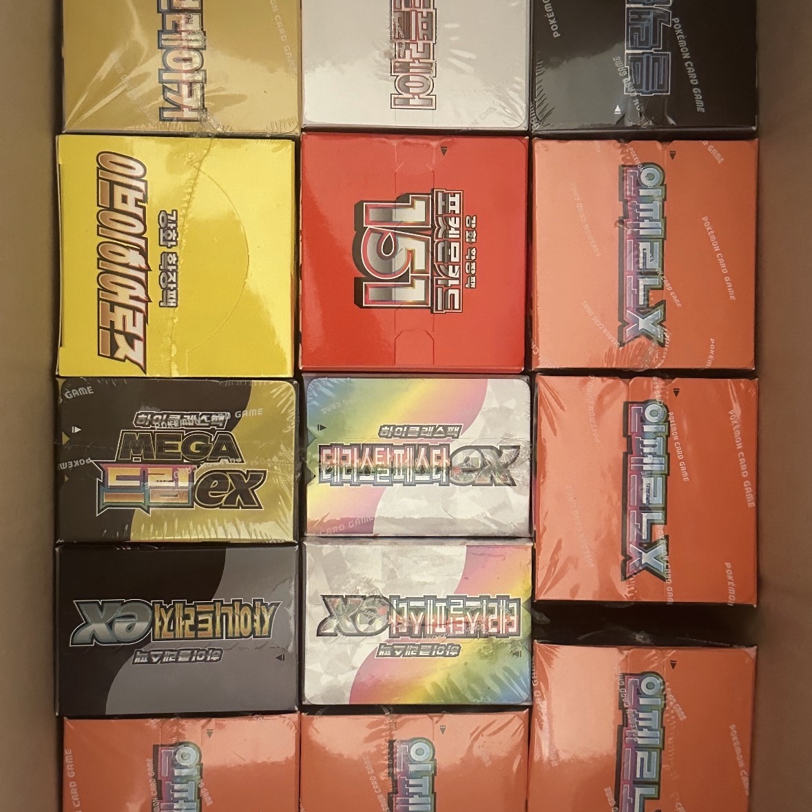 Pokemon TCG Scarlet & Violet Expansion Pack Surging Sparks Box (Pack of 30), Pokemon TCG Scarlet & Violet Expansion Pack White Flare Box (Pack of 20) 착용 스타일