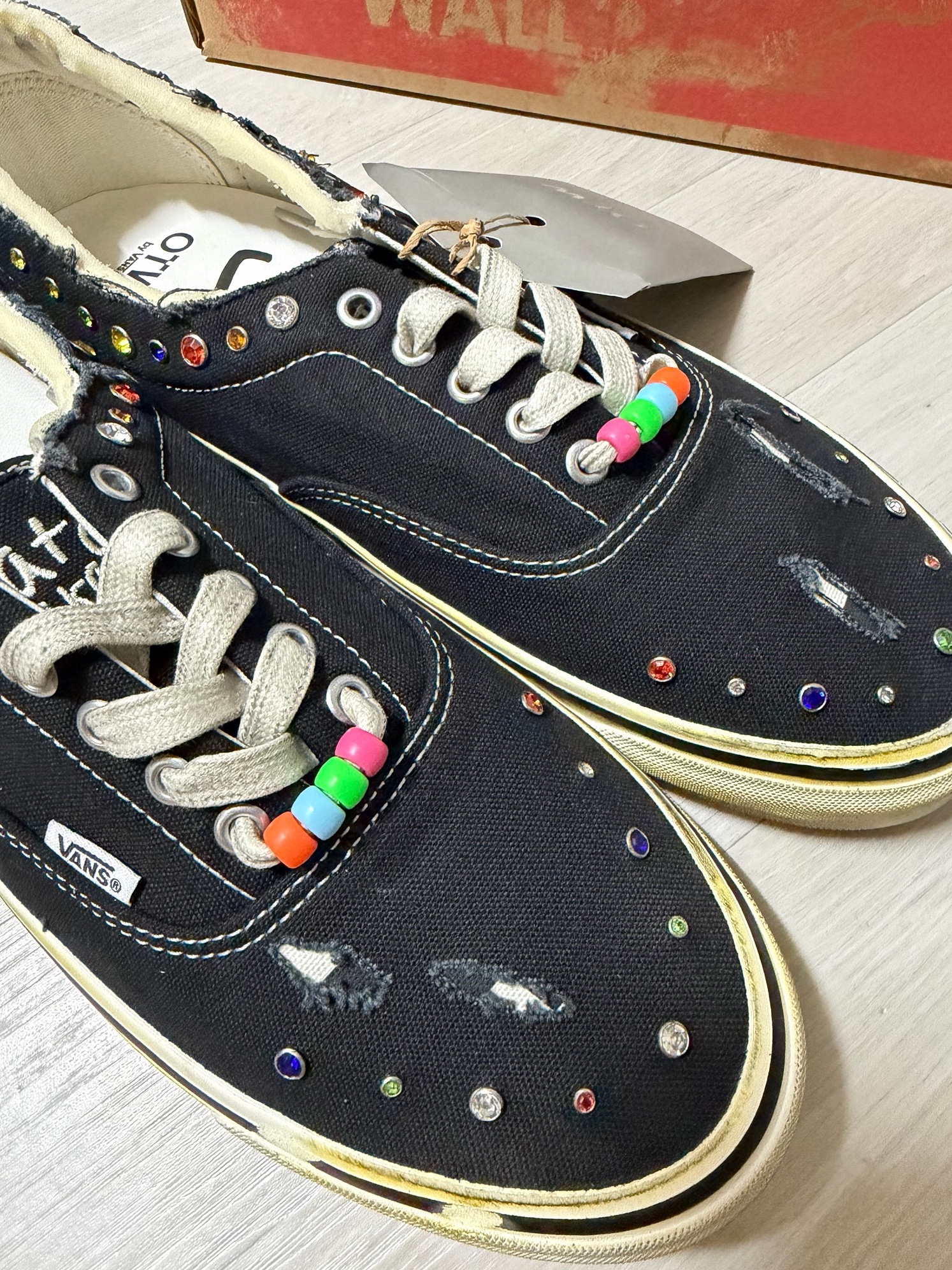 Vans x Satoshi Nakamoto OTW Era 95 Gems Black 착용 스타일 - 4