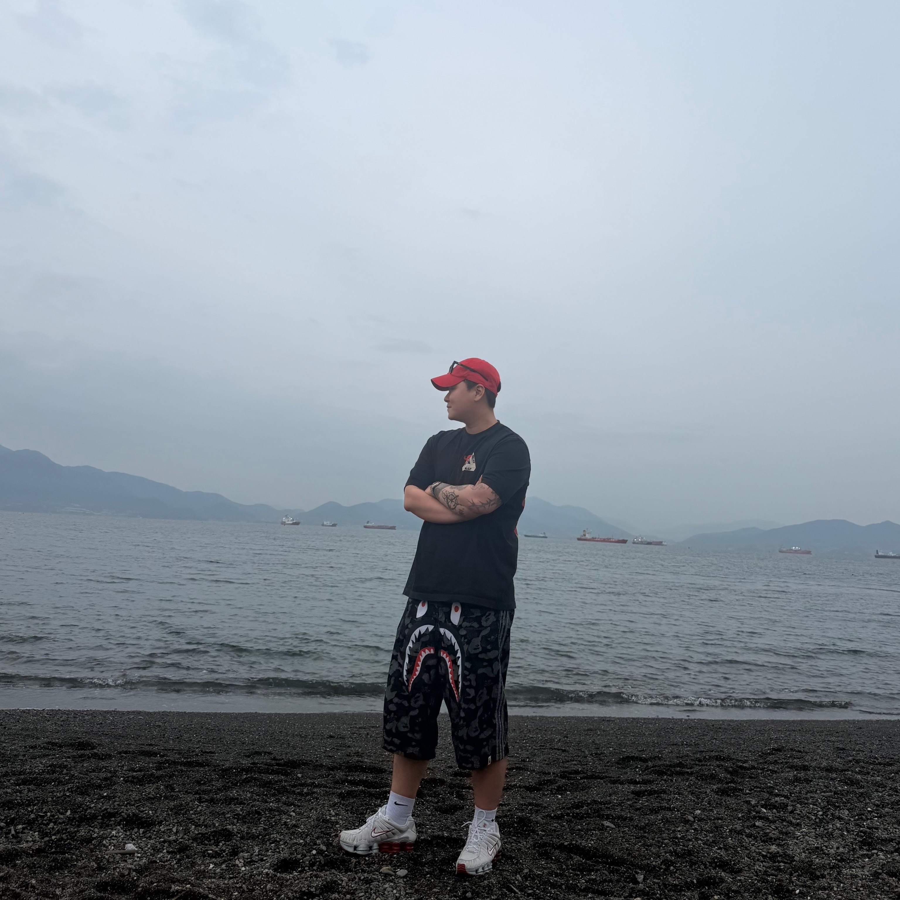 Adidas x BAPE Shark Denim Shorts Black - KR Sizing 착용 스타일 - 2