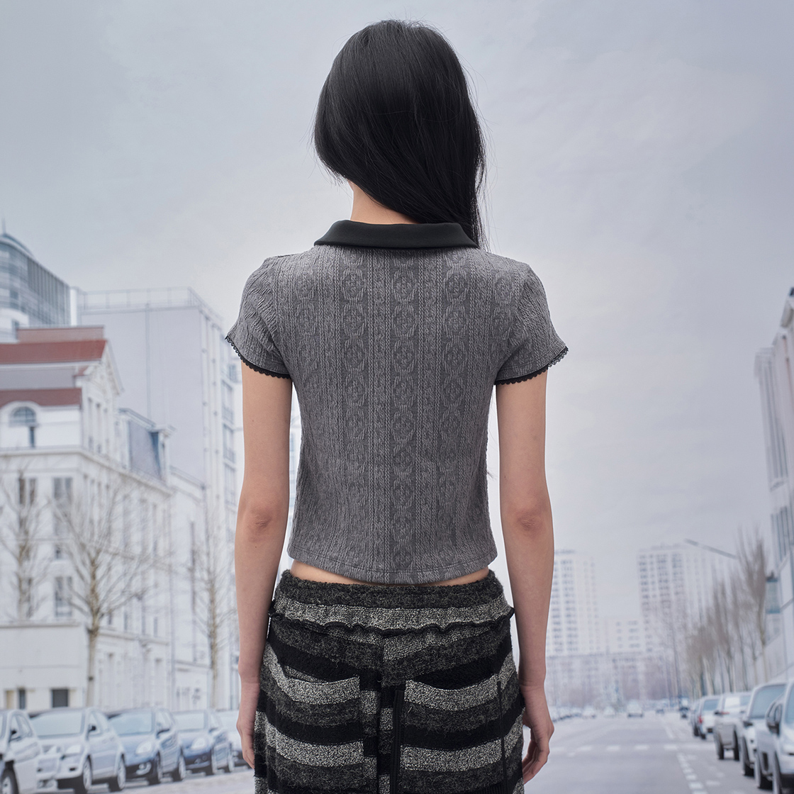 솜속 멜린 아일렛 자가드 니트 탑 챠콜(SOMSOC Melin Eyelet Jacquard Knit Top Charcoal) - 3