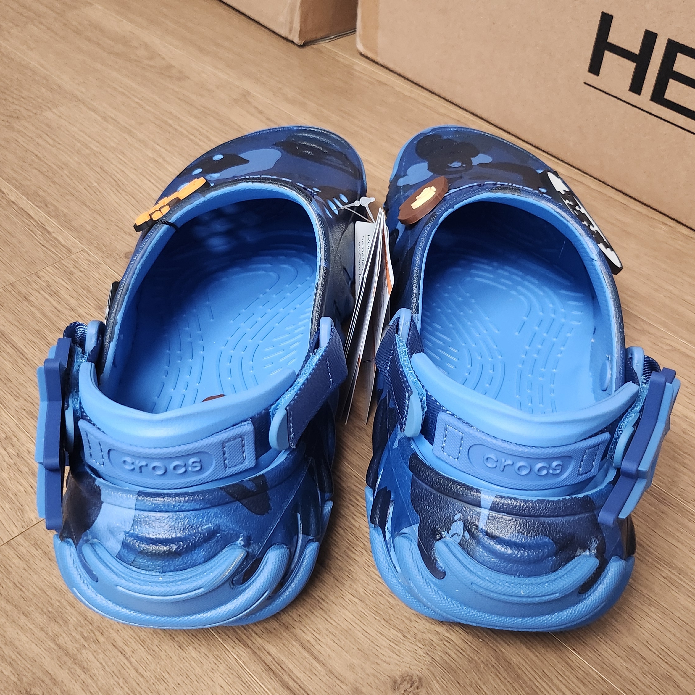 Crocs x BAPE Echo RO Clog Navy 착용 스타일 - 7