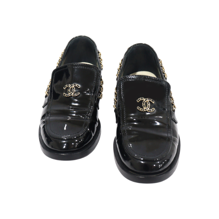 샤넬 G33521 블랙 페이던트 CC 로고 체인 여성 로퍼 35C(Chanel G33521 Black Patent CC Logo Chain Loafers)