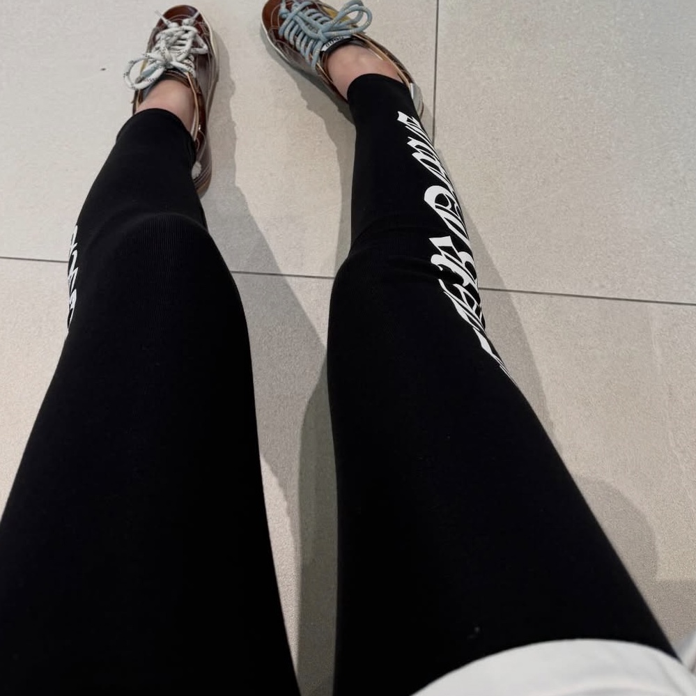 Chrome Hearts Horseshoe Script Logo Leggings Black 착용 스타일