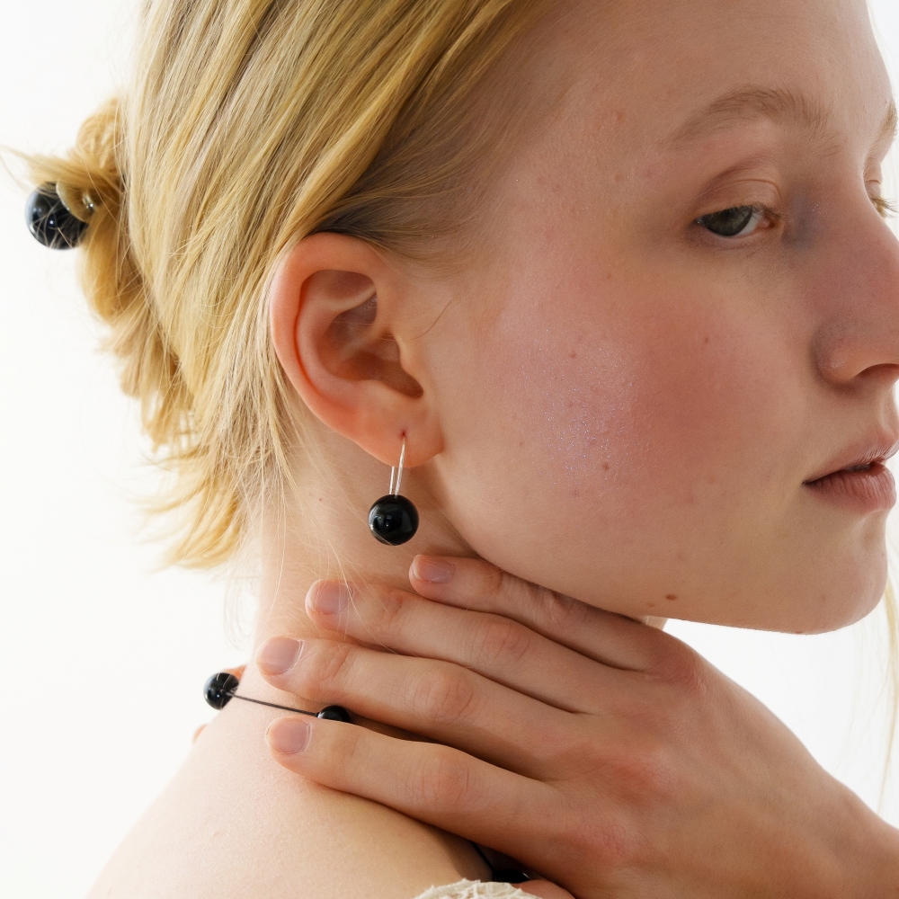 러브미몬스터 천연 원석 후크 귀걸이 블랙(lovememonster Natural Gem Hook Earrings BLACK) - 4