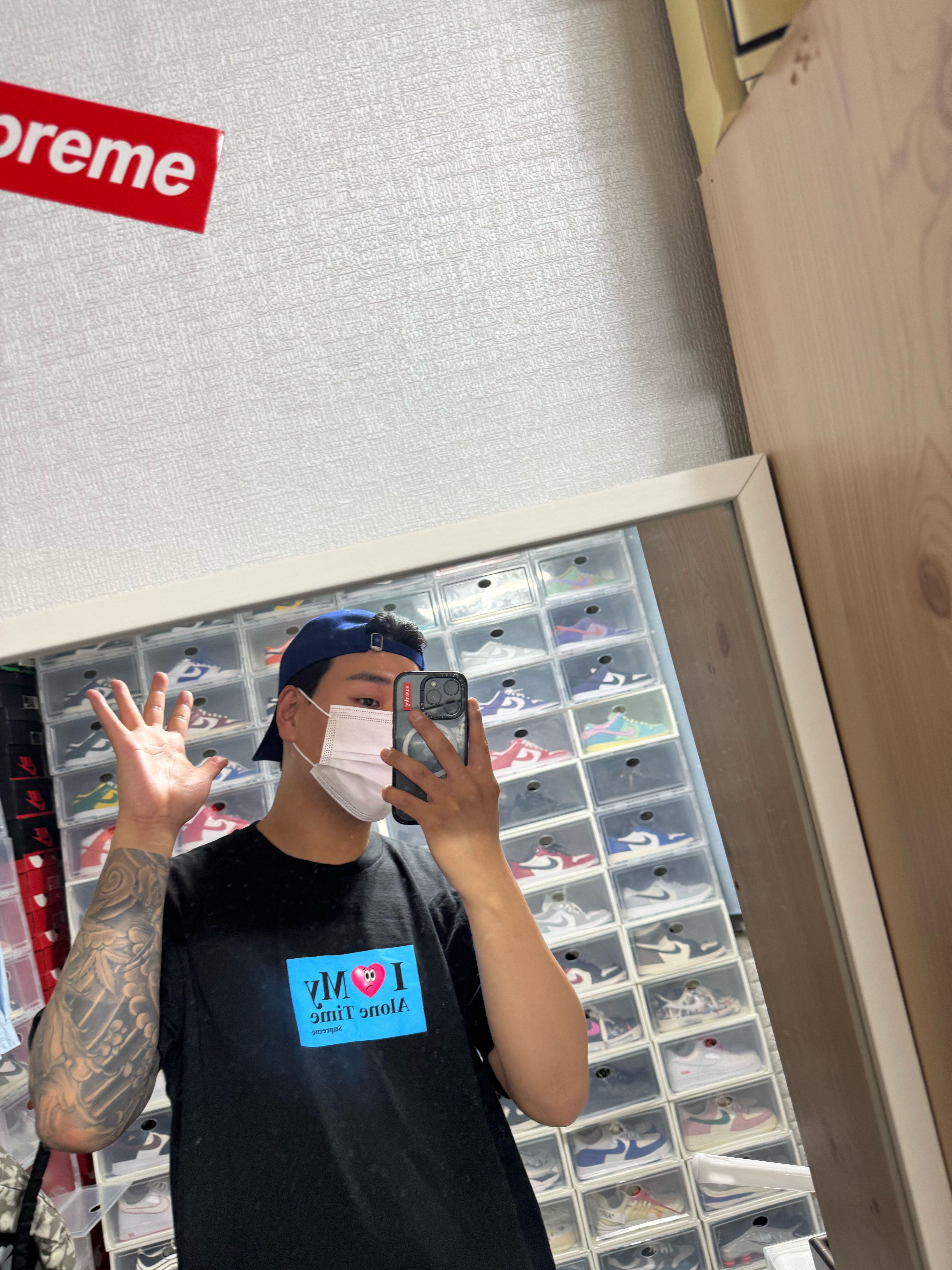 Supreme Alone Time T-Shirt Black - 26SS, Jordan 1 Retro Low OG Chicago 착용 스타일 - 2