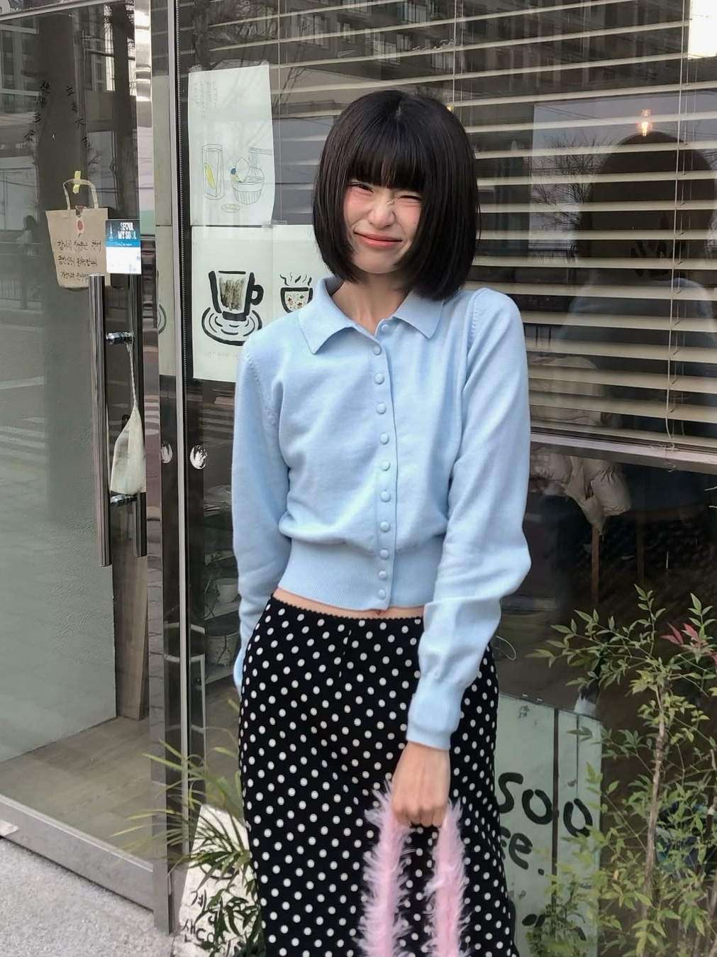 Rosefrantz Fabric Button Collar Cardigan [Sky Blue] 착용 스타일 - 1