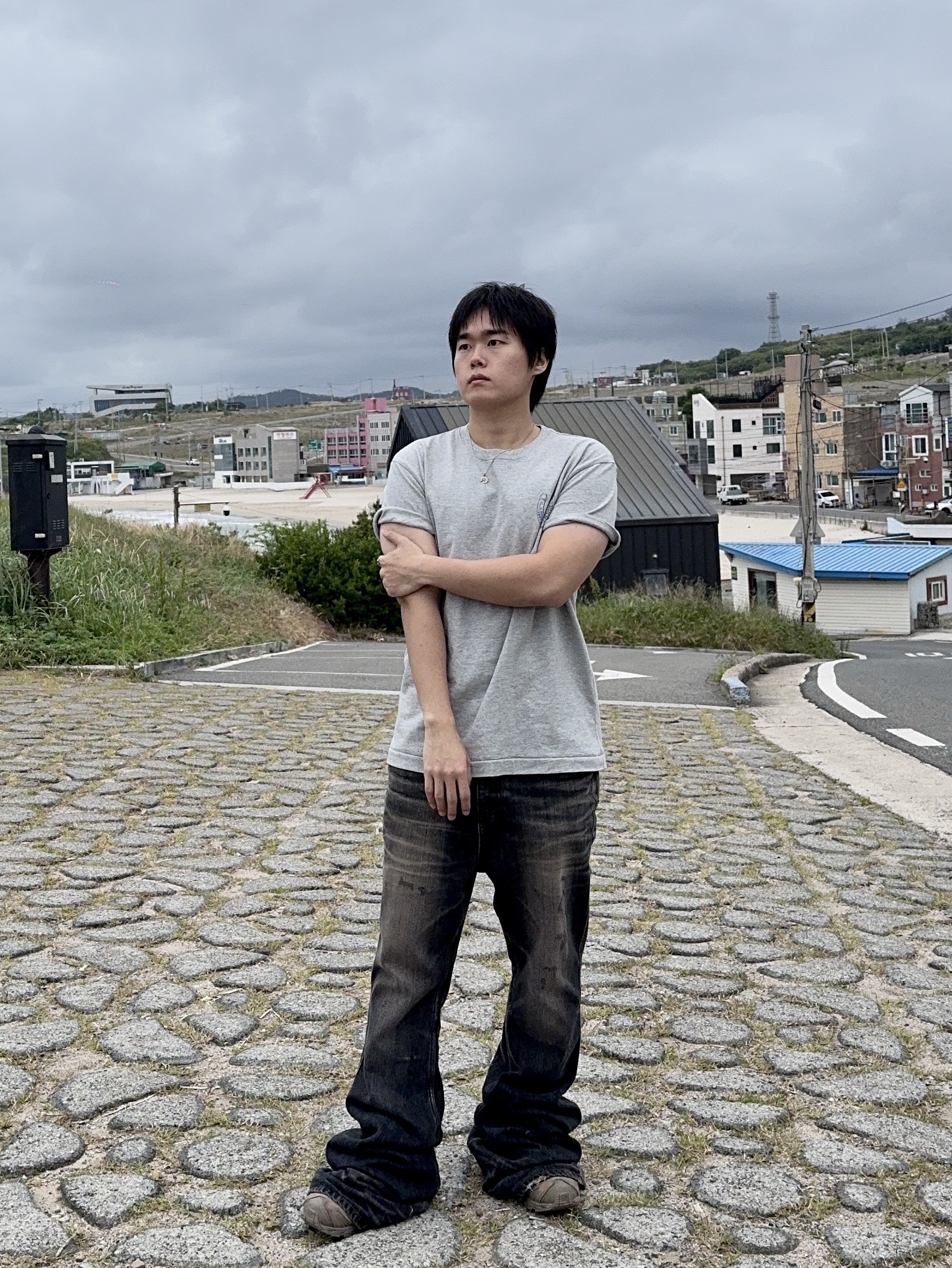 Thevinylhouse Lucky House Tee Grey, Salomon x Rier XA Mid GTX Argile 착용 스타일 - 1