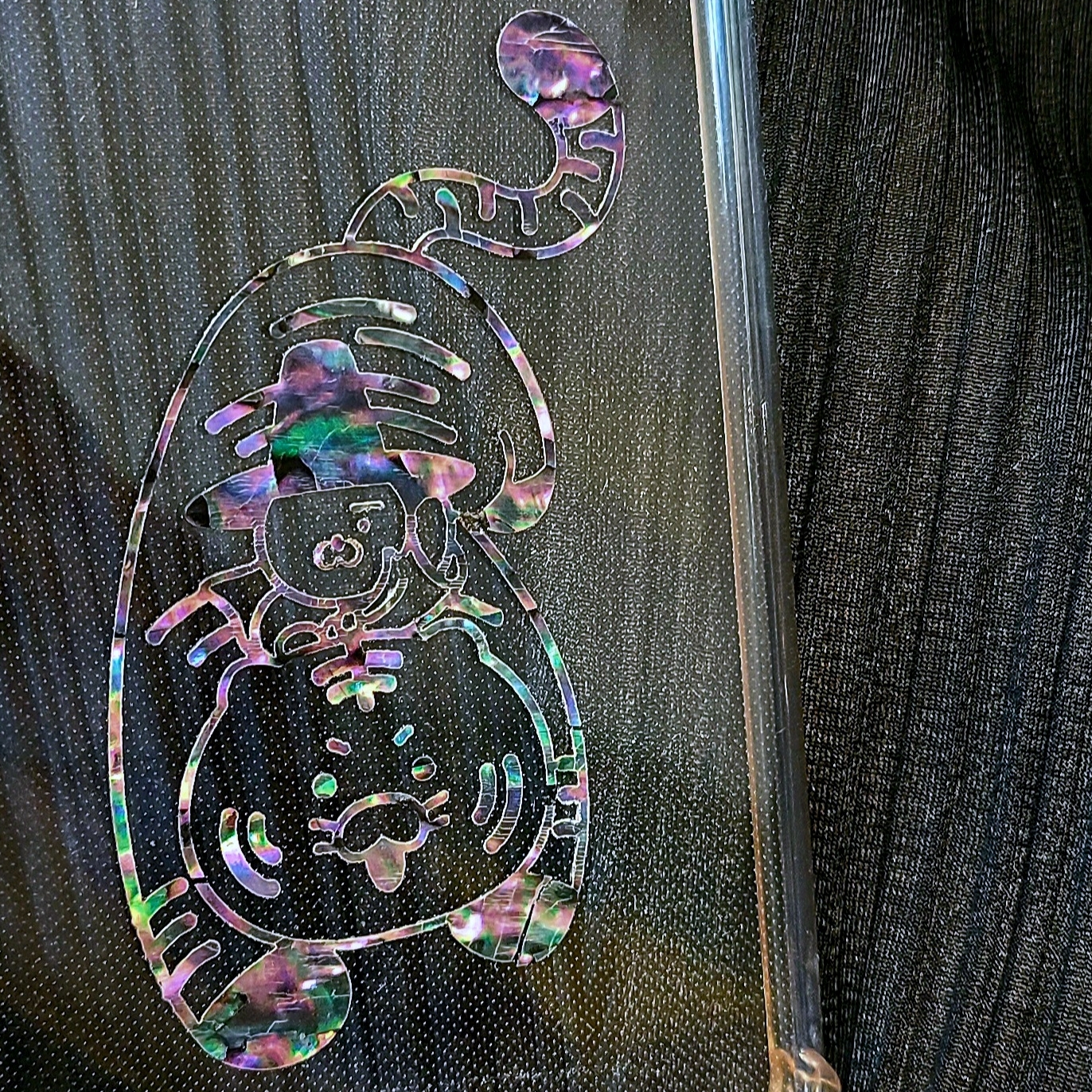 Muds x Kakao Friends Ryan & Chunshik Tiger & Magpie Mother-of-Pearl Sticker 착용 스타일