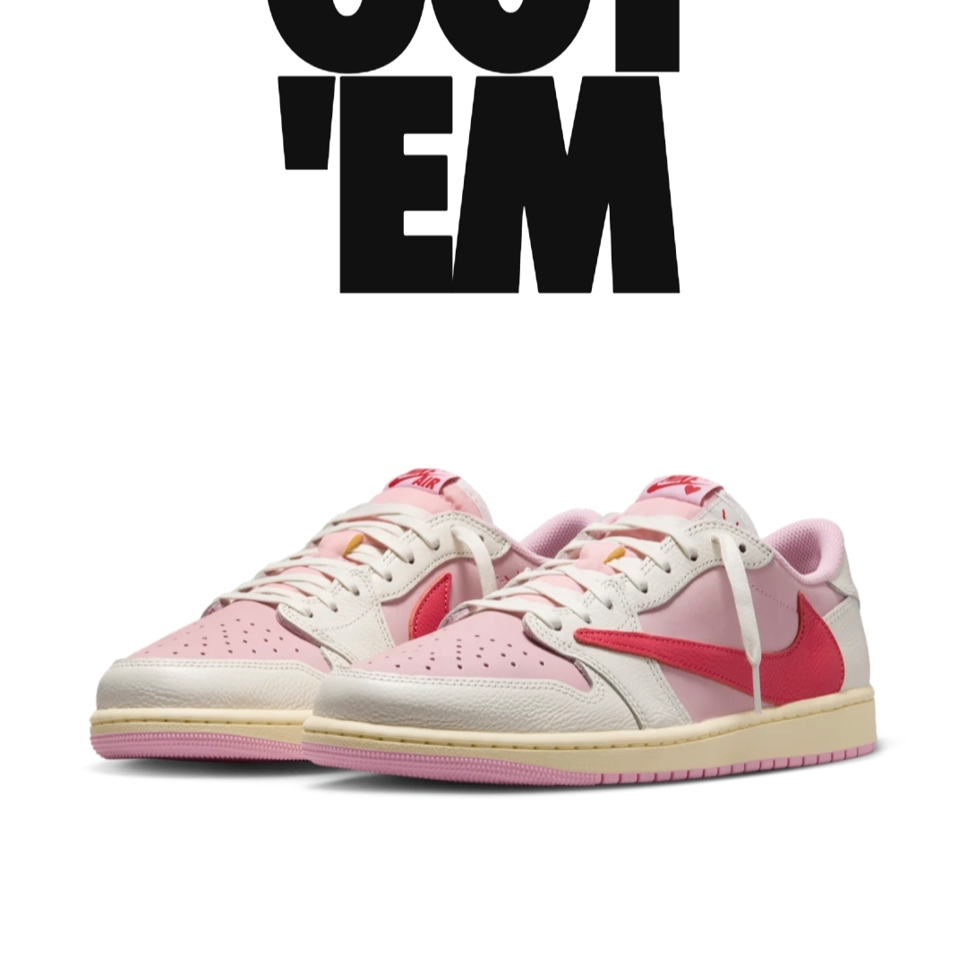 Jordan 1 x Travis Scott Retro Low OG SP Sail Tropical Pink 착용 스타일