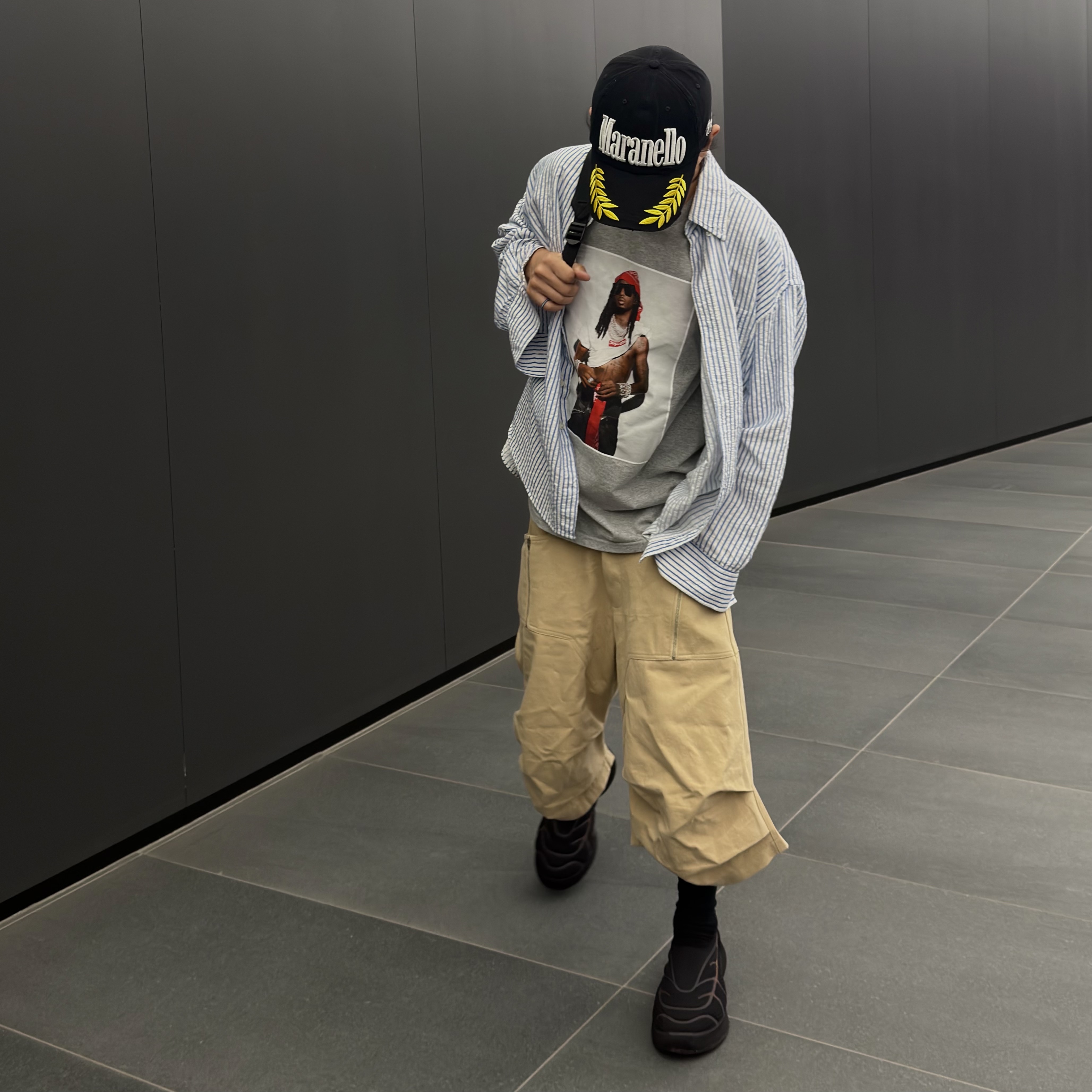 Givenchy TK-360+ Sneakers in Mesh Black Yellow, Supreme Playboi Carti T-Shirt Heather Grey - 25FW 착용 스타일 - 2