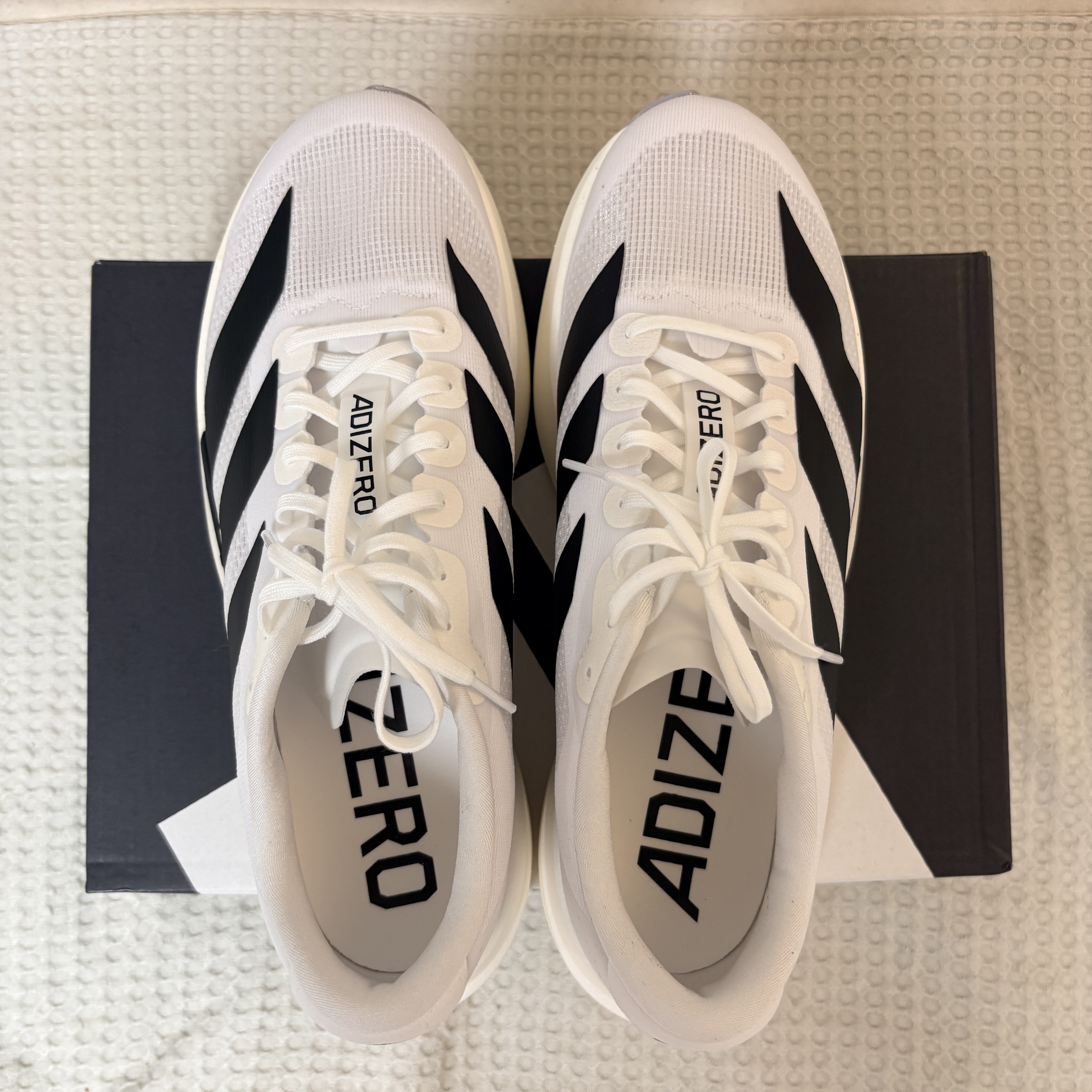 Adidas Adizero EVO SL Cloud White Core Black 착용 스타일 - 6