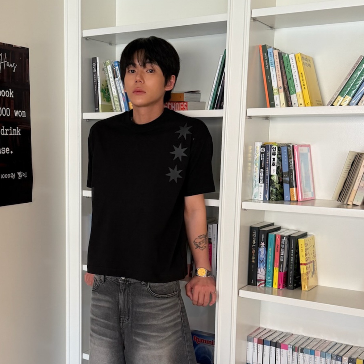 AMOU Motion Half T-Shirts Black, AMOU Reversible Stripe Beanie Black 착용 스타일 - 1