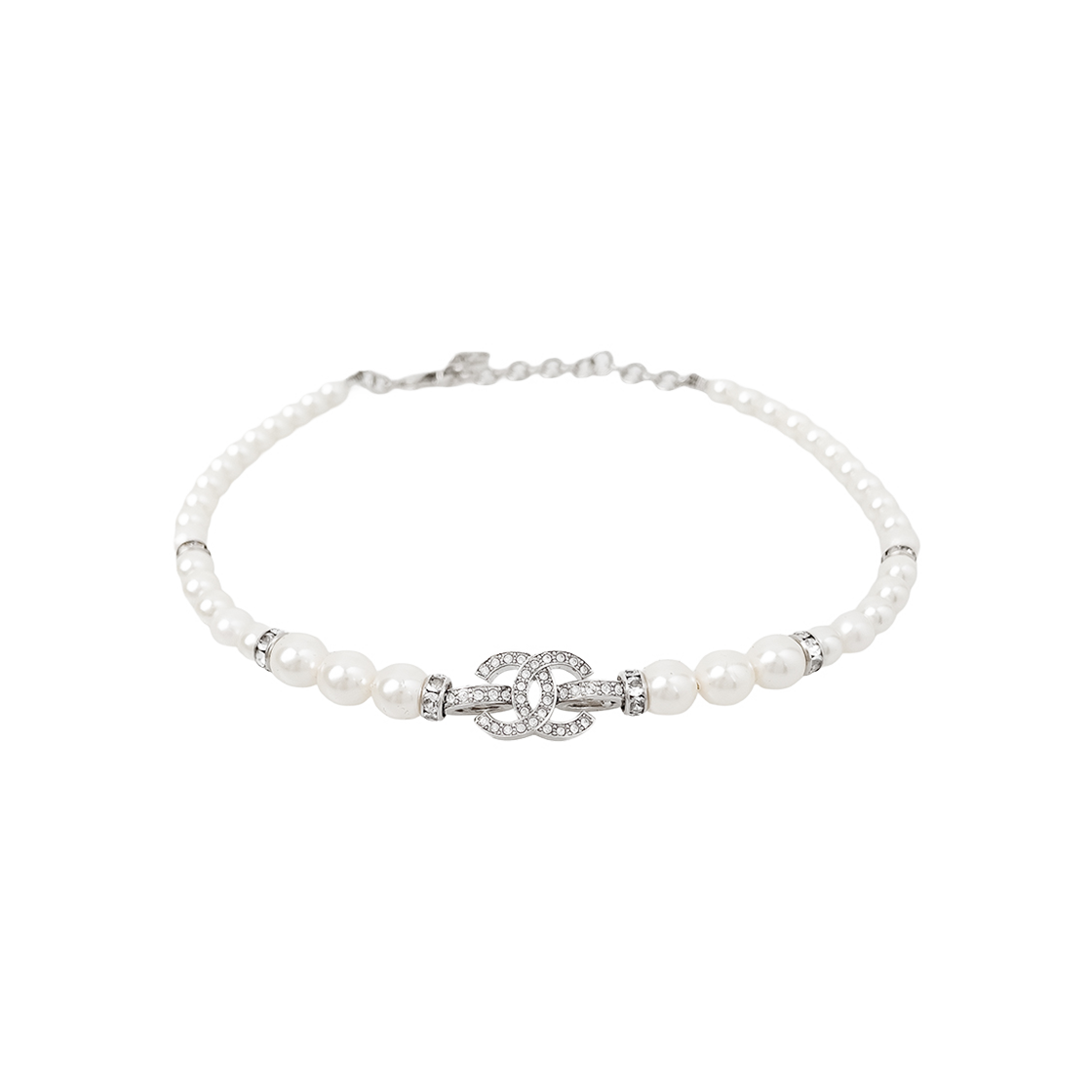 샤넬 25S CC 로고 진주 초커 네크리스 펄리화이트 은장 (6ET0905)(Chanel 25S CC Logo Pearl Choker Necklace in Pearly White Silver Accents 6ET0905) - 1