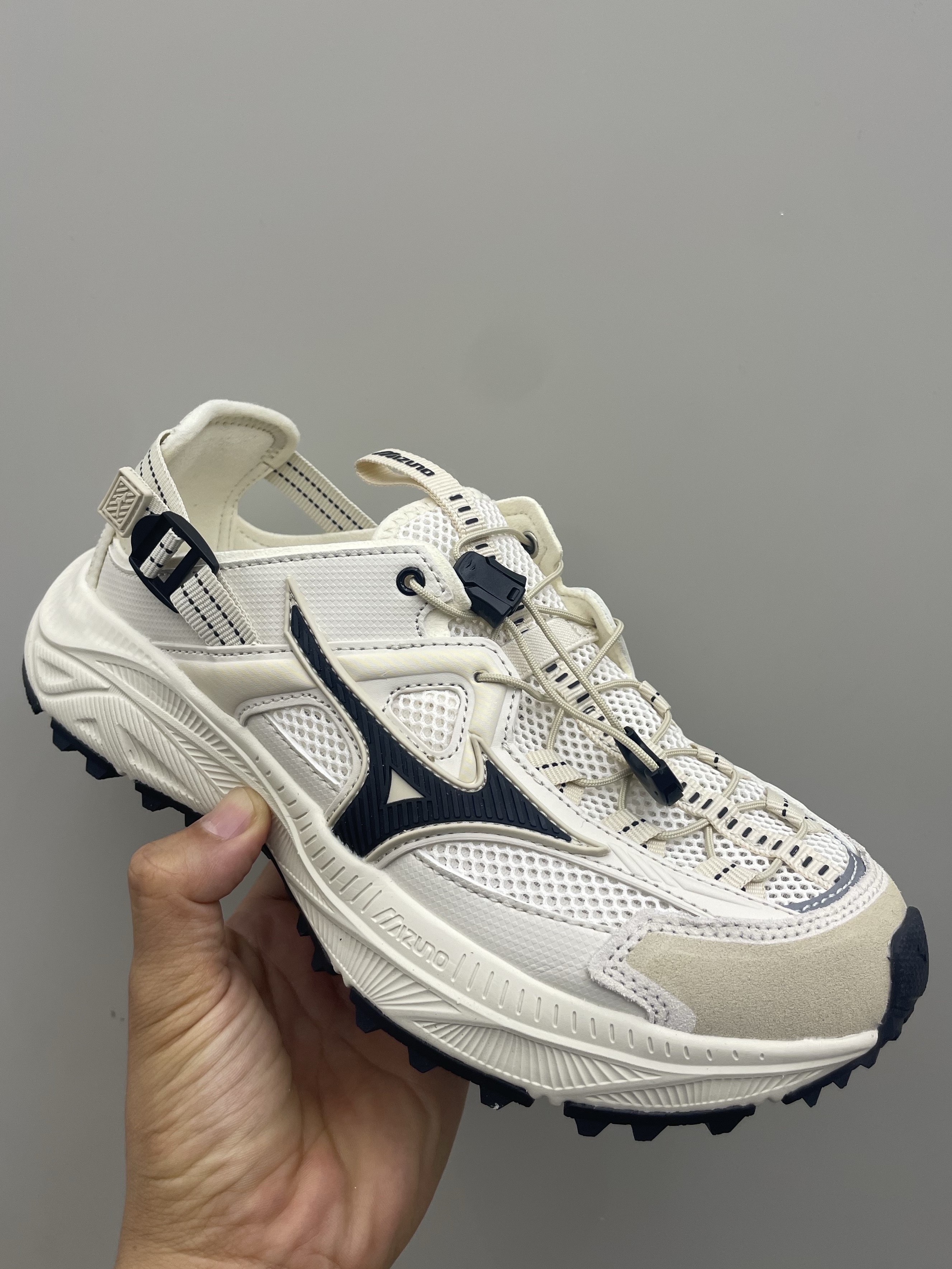 [KREAM 단독] Mizuno Apex Trail Silver - 26FW, [KREAM 단독] Mizuno Apex Trail Ivory - 26FW 착용 스타일 - 2