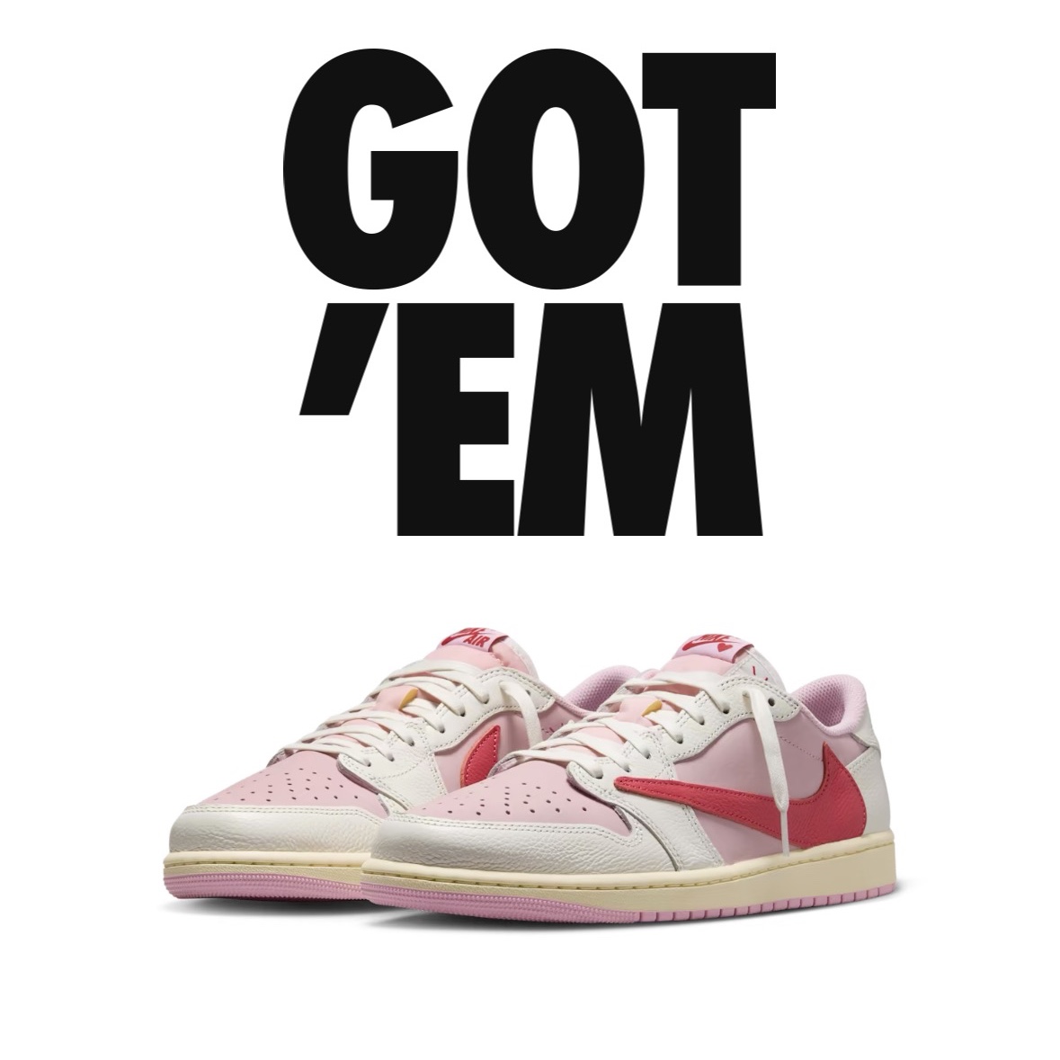 Jordan 1 x Travis Scott Retro Low OG SP Sail Tropical Pink 착용 스타일