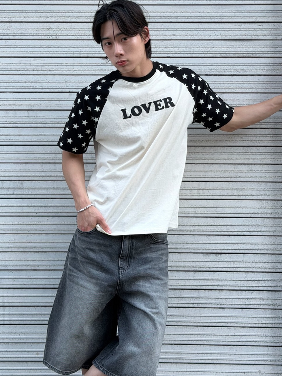 [KREAM 단독] AMOU Lover Reglan T-Shirts Black 착용 스타일 - 2