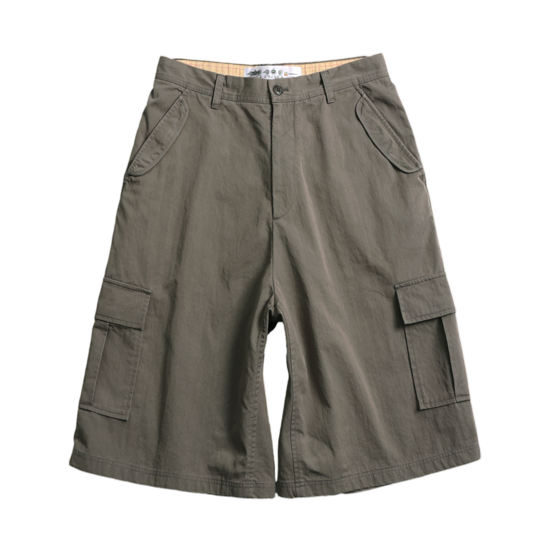 999휴머니티 x 토이 스토리 우디 카고 버뮤다 쇼츠 카키(999Humanity x Toy Story Woody Cargo Burmuda Short Khaki)