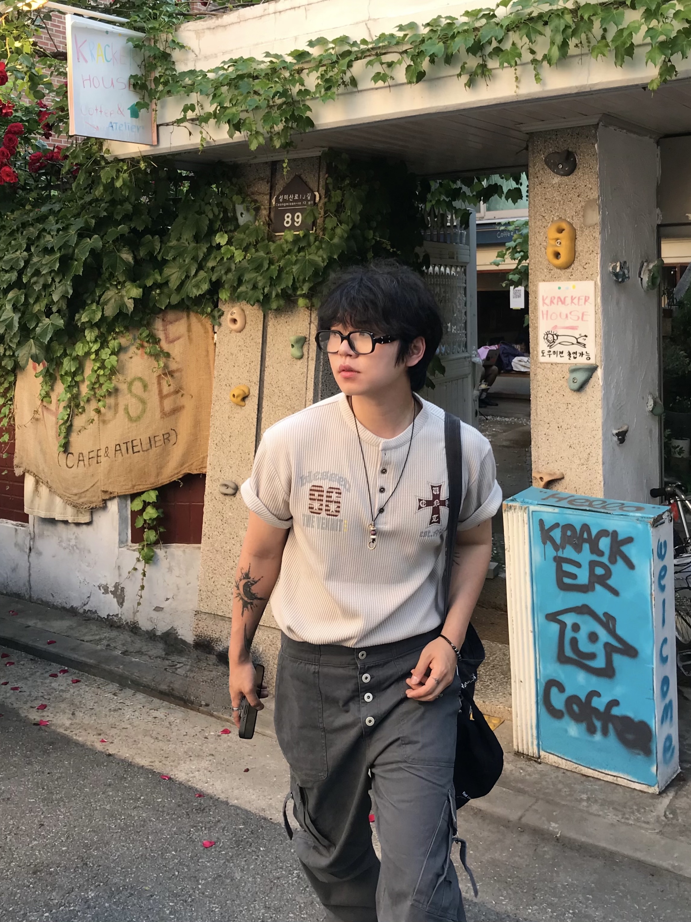Hoka x Xlim Mafate Speed 2 TS Black Charcoal, Hono Report Letter Bag Gray 착용 스타일 - 5