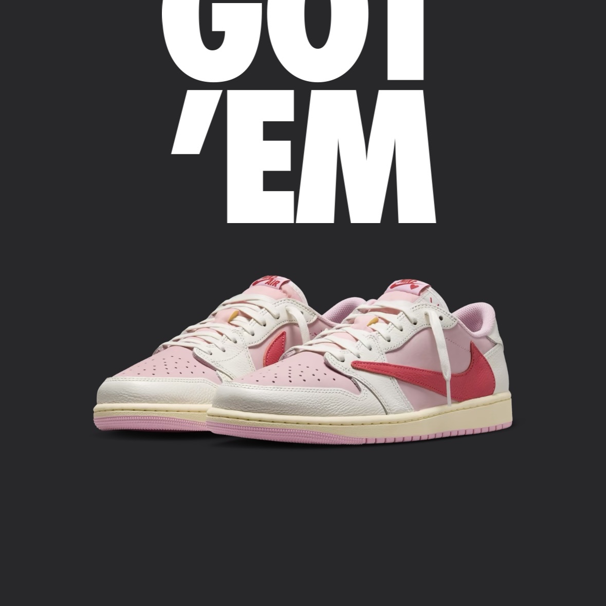 Jordan 1 x Travis Scott Retro Low OG SP Sail Tropical Pink 착용 스타일