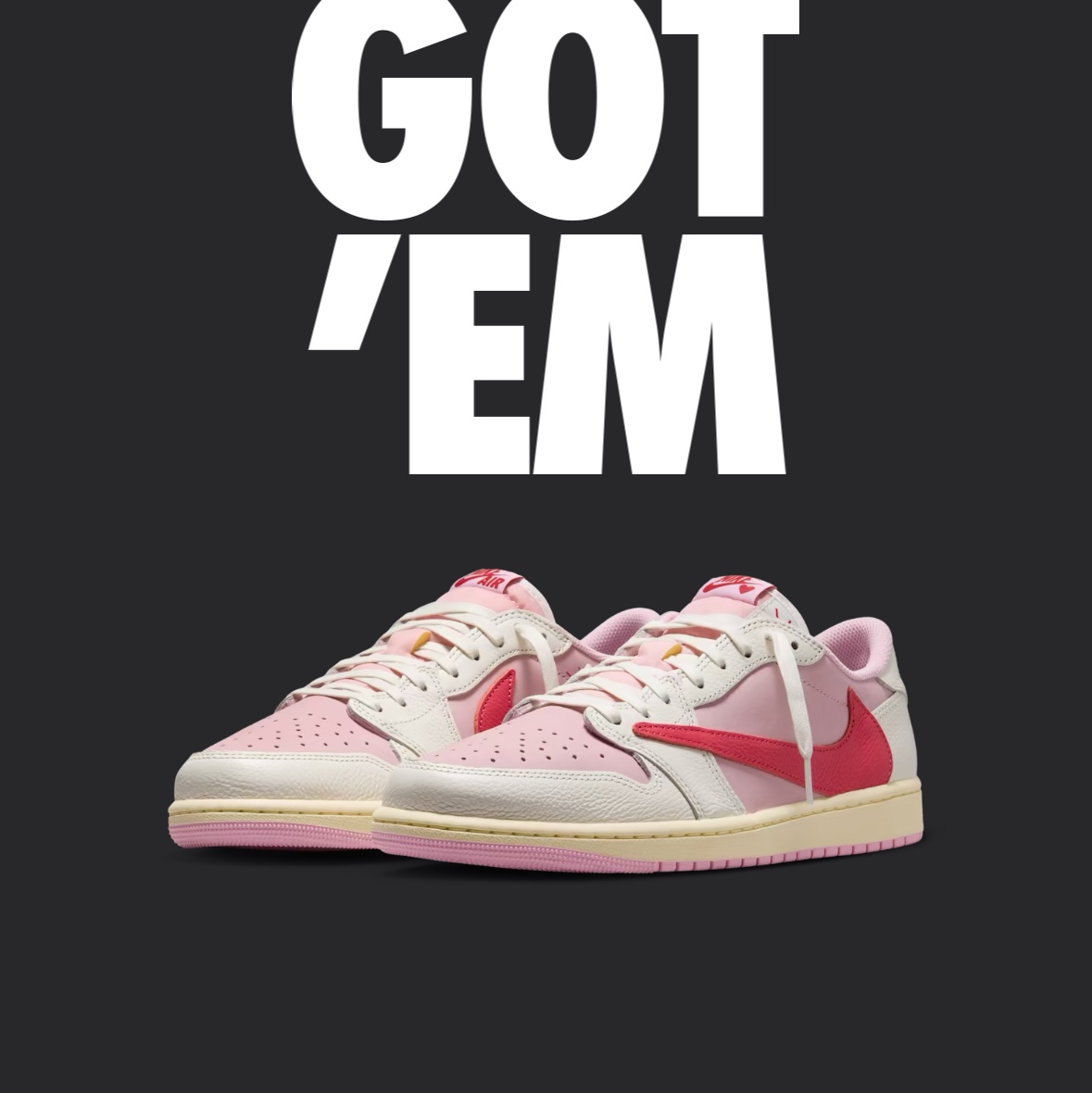 Jordan 1 x Travis Scott Retro Low OG SP Sail Tropical Pink 착용 스타일
