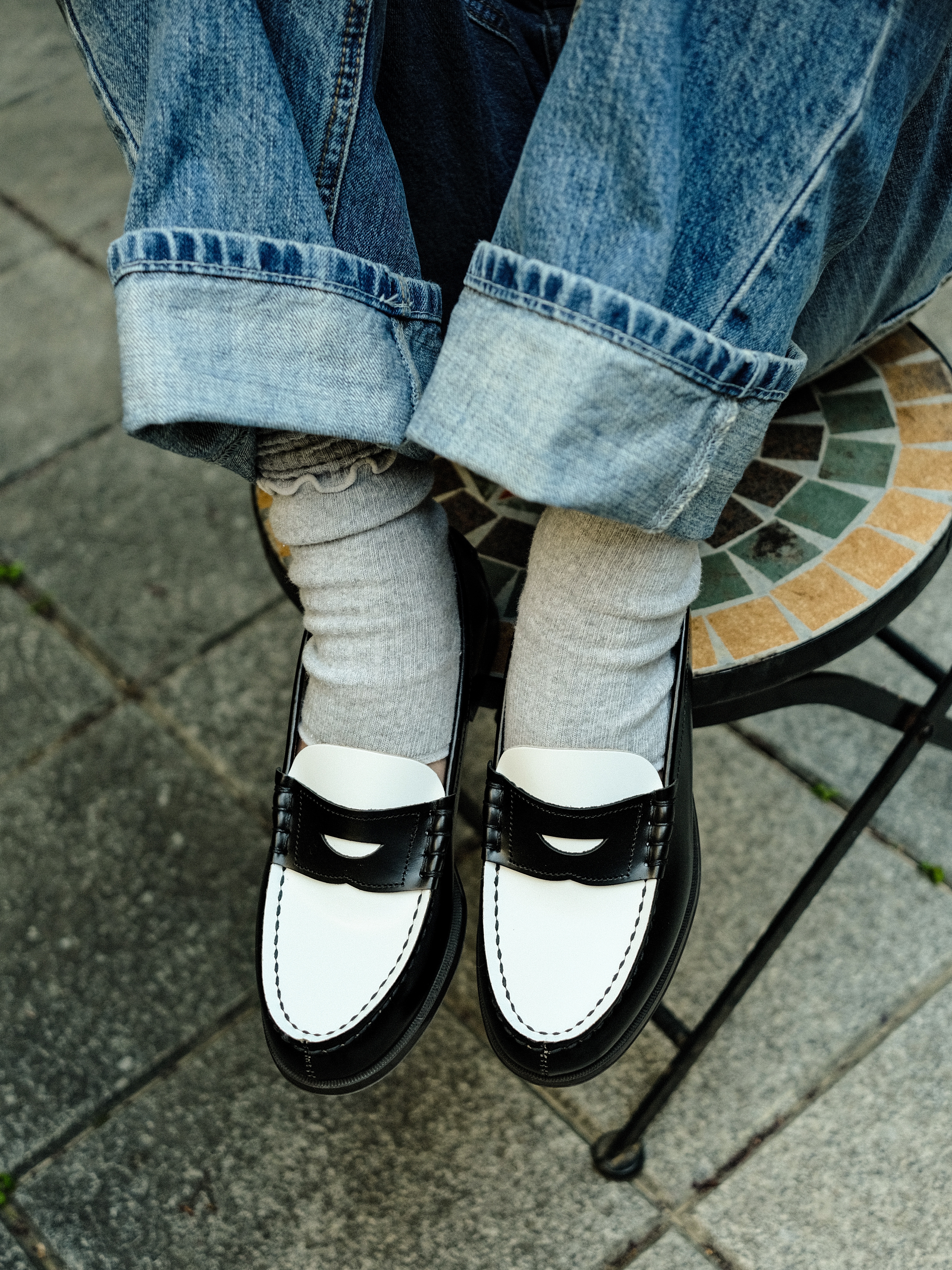 Haruta HS-304 Penny Loafer Black & White 착용 스타일 - 1