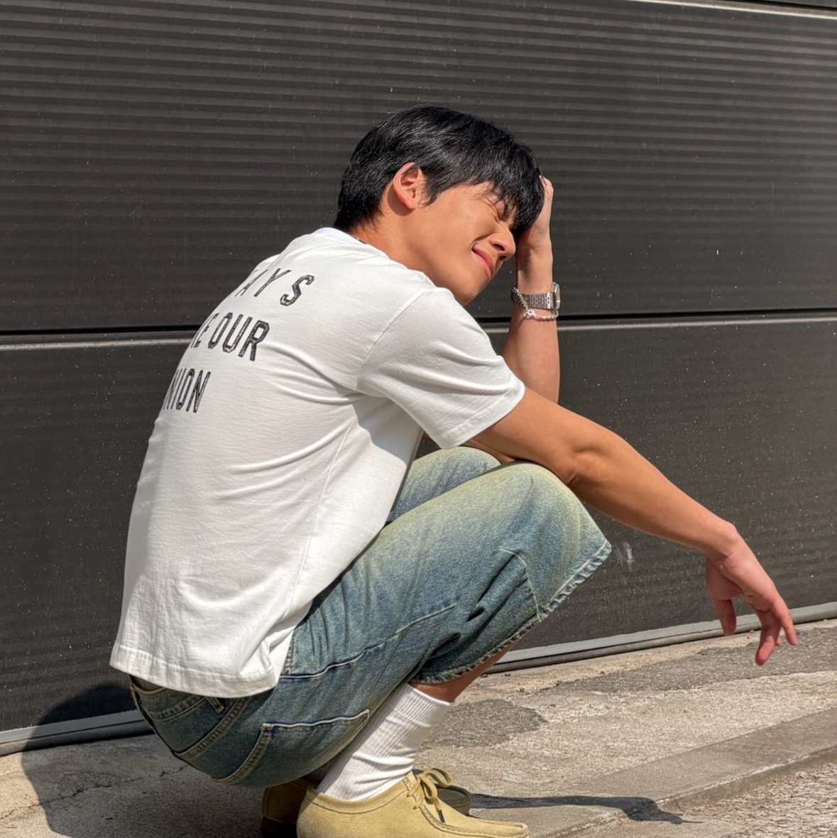 AMOU Holiday Half T- Shirts White 착용 스타일 - 1