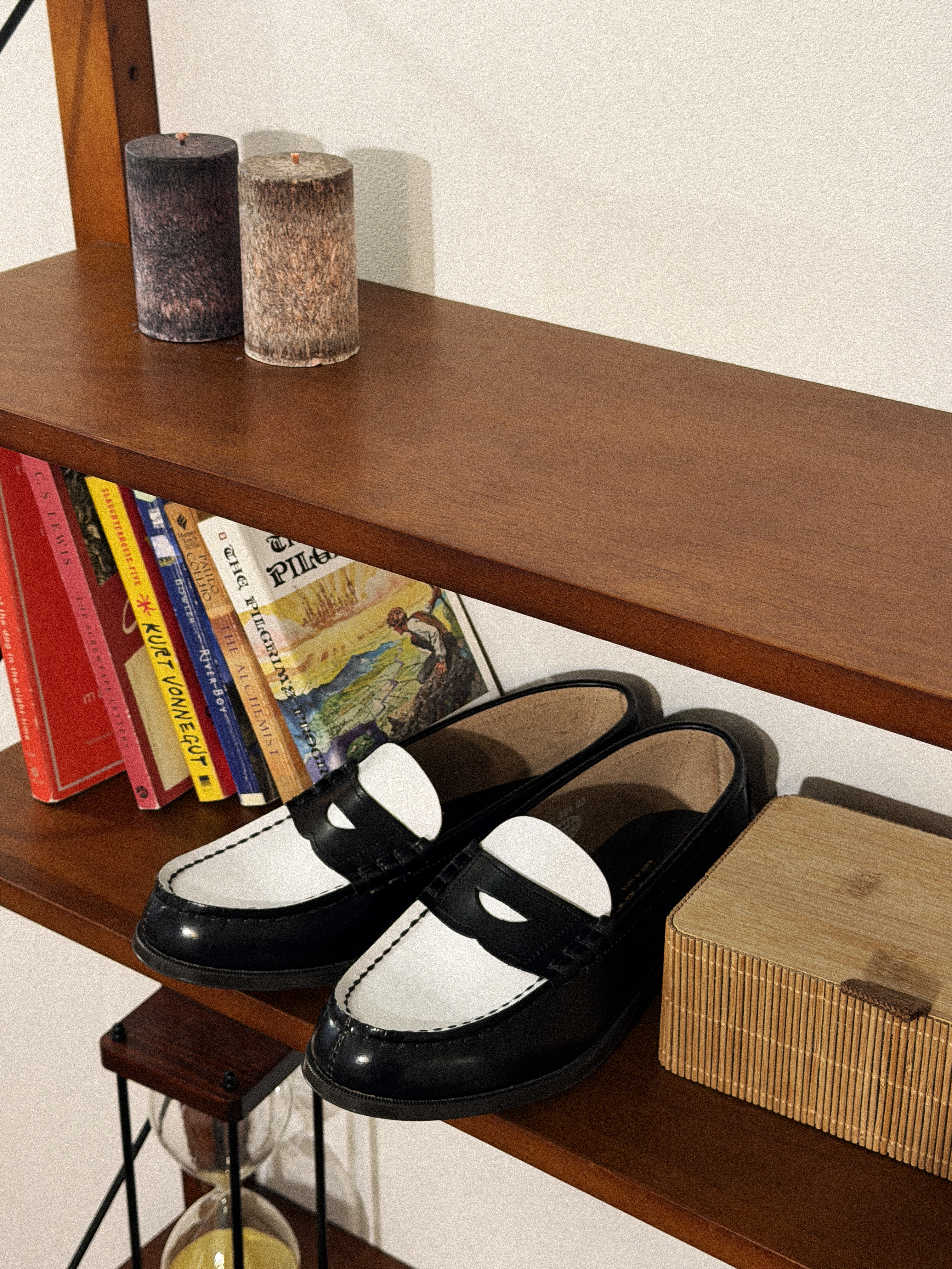Haruta HS-304 Penny Loafer Black & White 착용 스타일 - 2