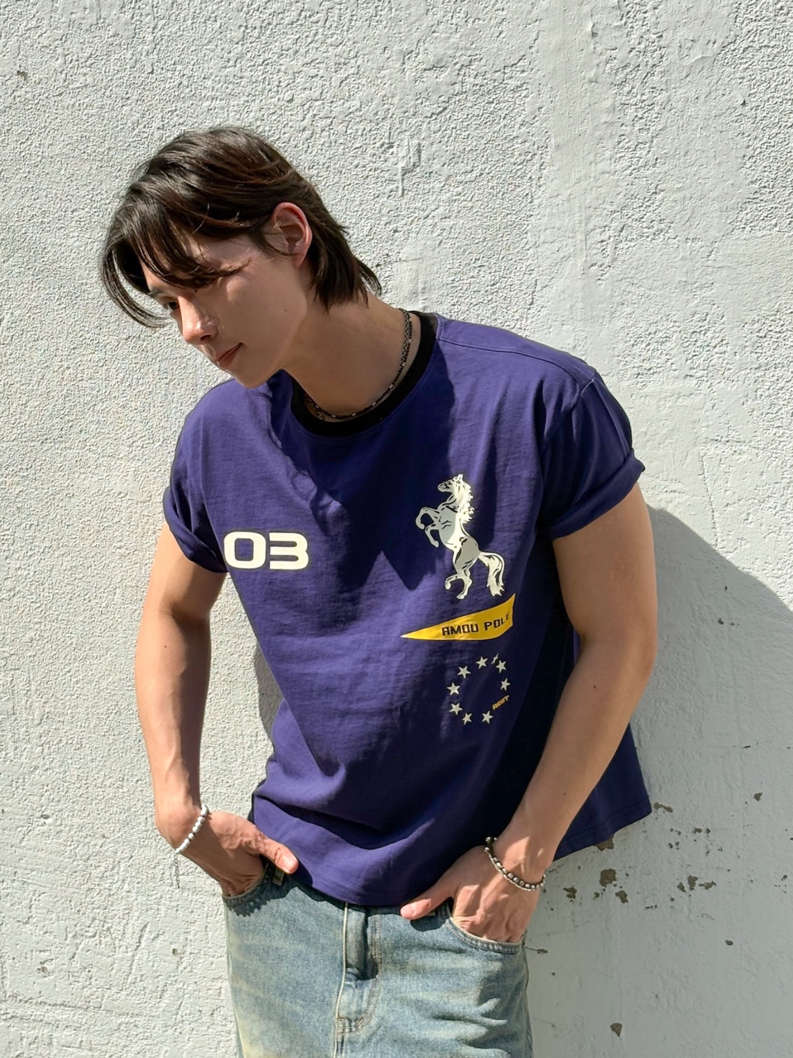 AMOU Sporty Horse Half T-Shirts Purple 착용 스타일