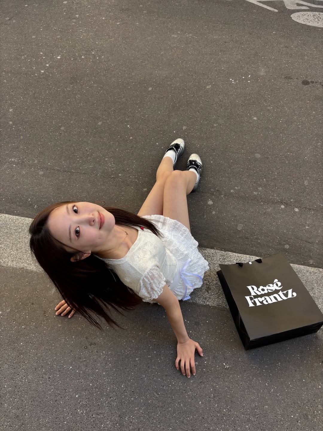 Rosefrantz Rose Lace Slim T-shirt [Ivory], Rosefrantz CanCan Ribbon Mini Skirt [White] 착용 스타일 - 3