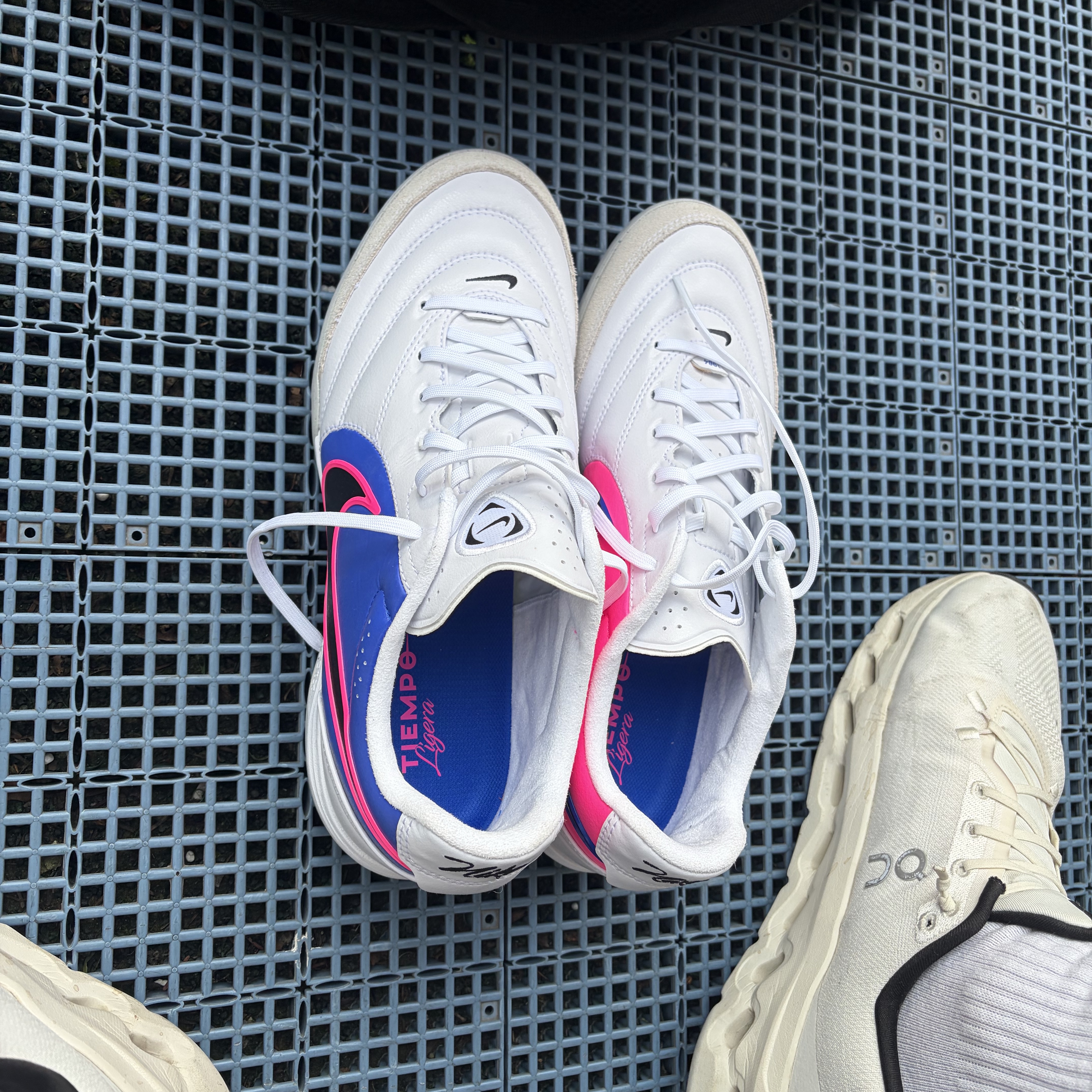 Nike Tiempo Ligera Pro TF White Racer Blue 착용 스타일 - 4