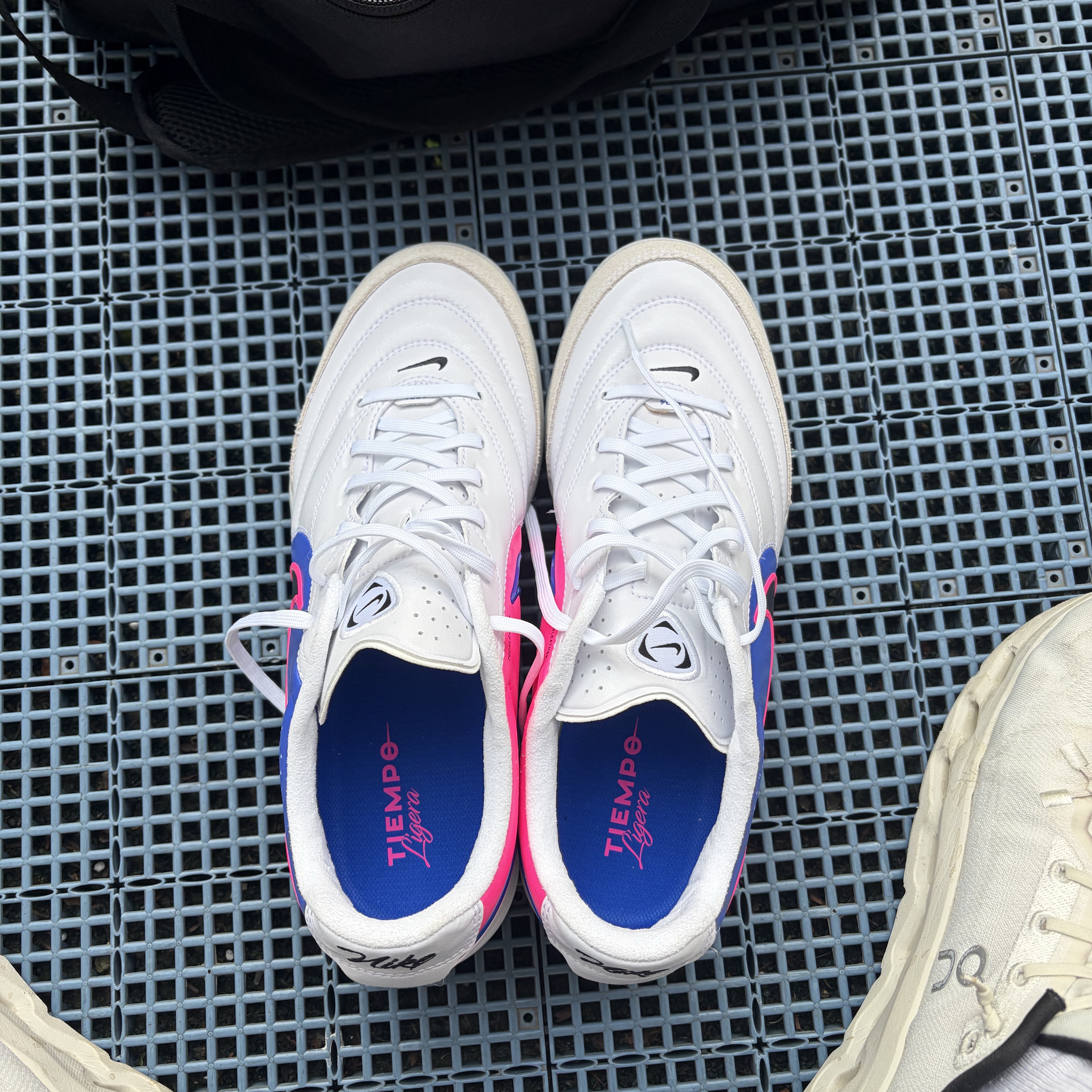 Nike Tiempo Ligera Pro TF White Racer Blue 착용 스타일 - 5