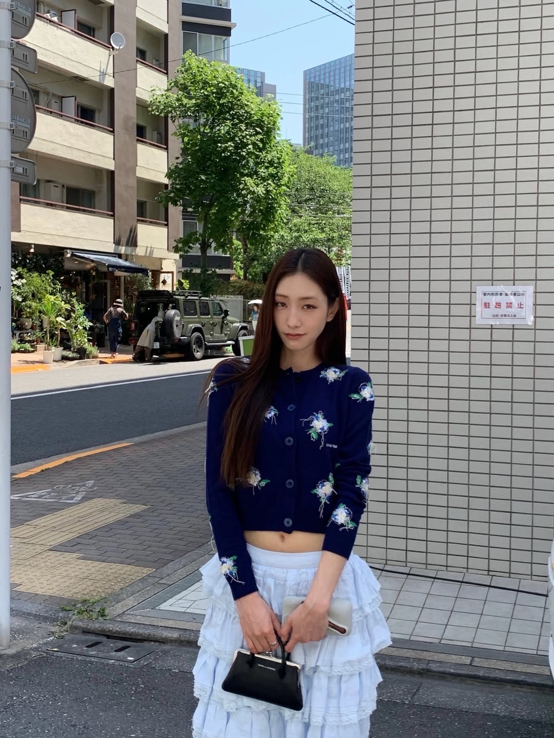 Shushu/Tong Women Threadwork Knit Cardigan Navy Blue - 26SS 착용 스타일 - 4