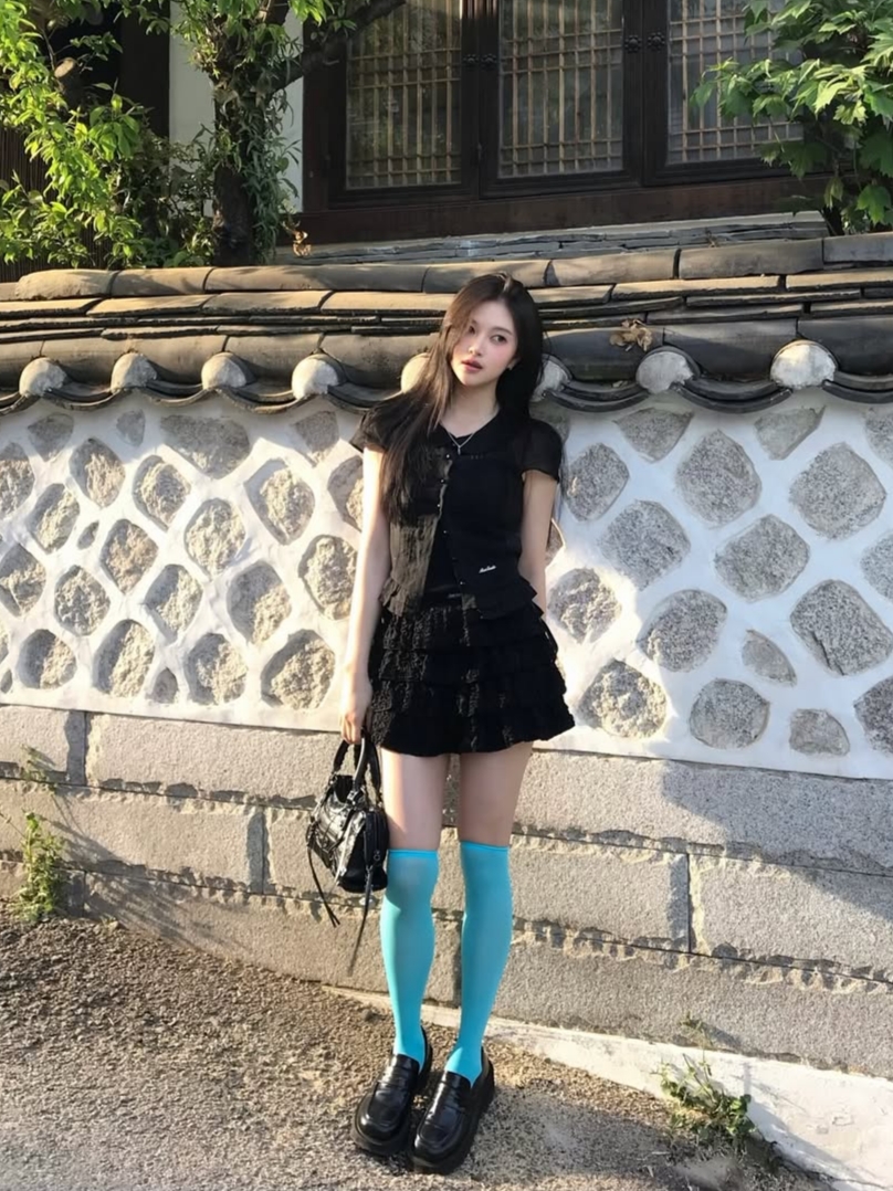 Rosefrantz See-through Pleat Short Sleeved Blouse [Black], Rosefrantz CanCan Ribbon Mini Skirt [Black] 착용 스타일 - 1