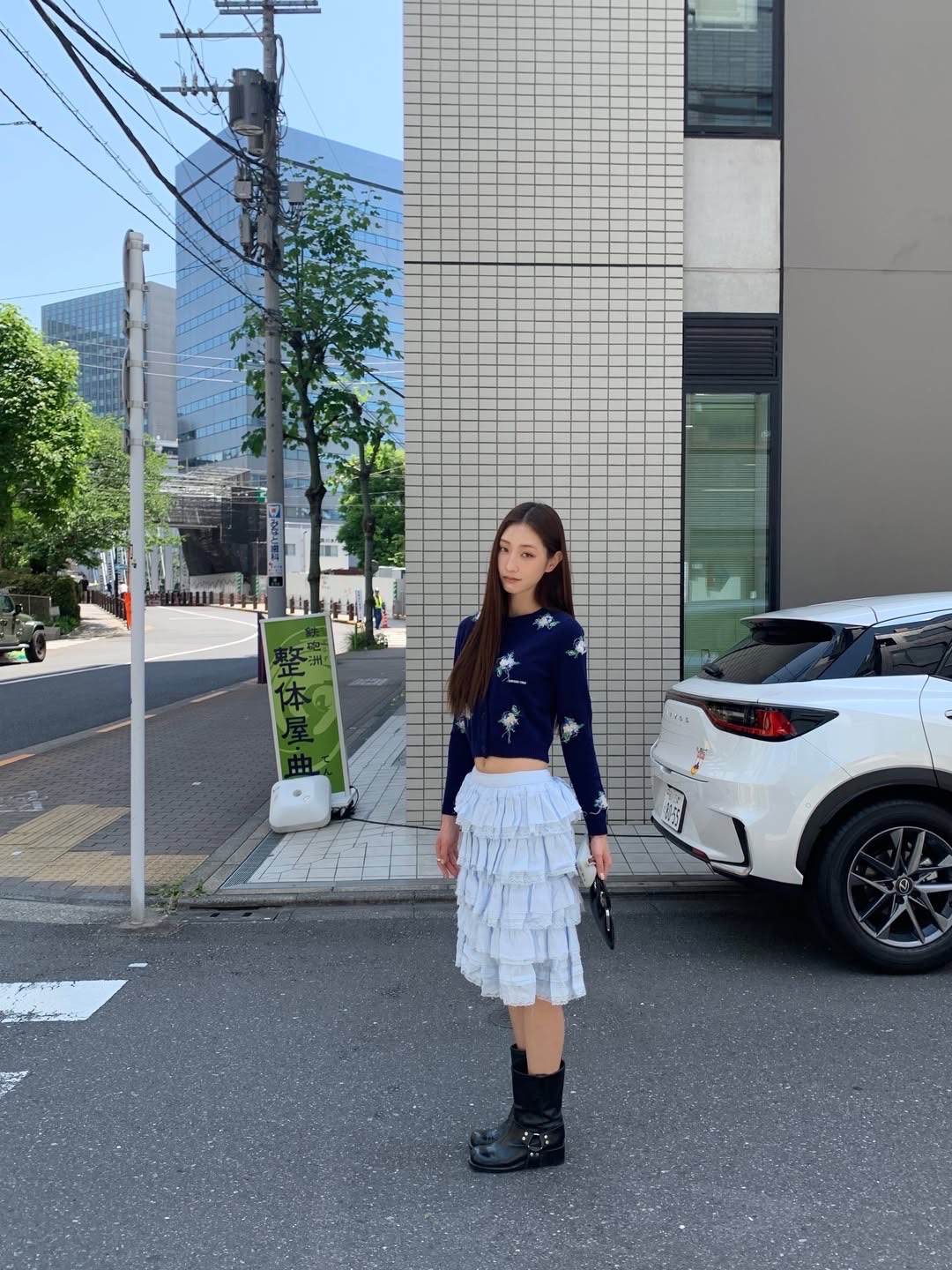 Shushu/Tong Women Threadwork Knit Cardigan Navy Blue - 26SS 착용 스타일 - 3