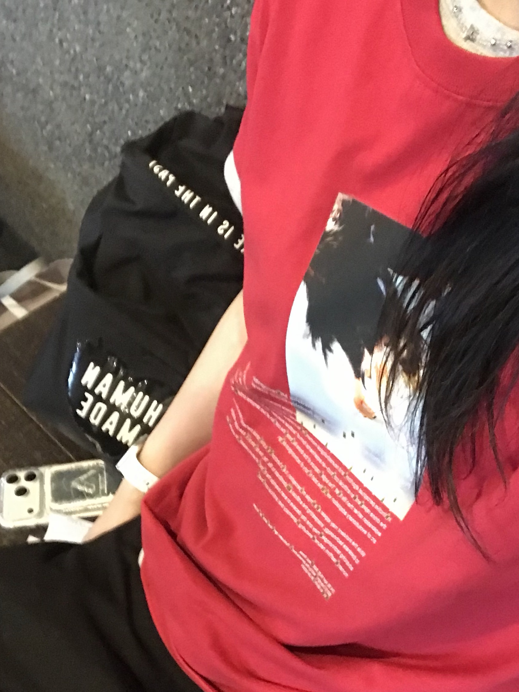 Sansan Gear Over Tech T-Shirt Red, Palace Magsafe Wallet Silver - 25SS 착용 스타일