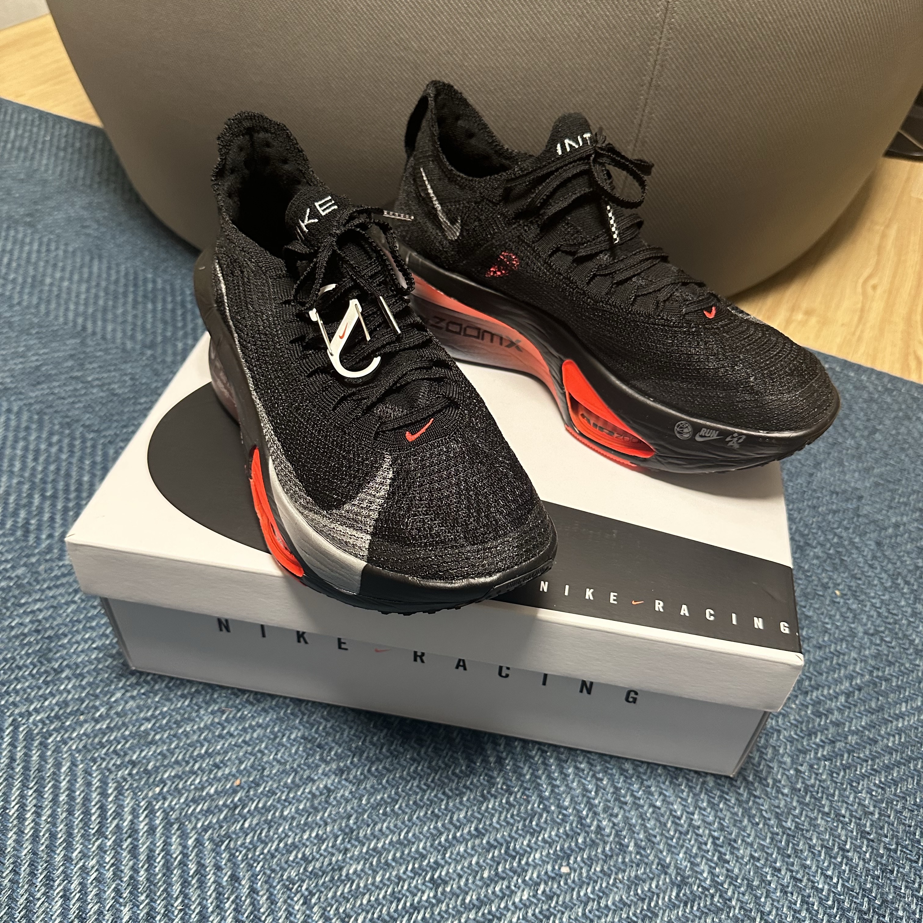 Nike Air Zoom Alphafly Next% 3 Black Bright Crimson 착용 스타일