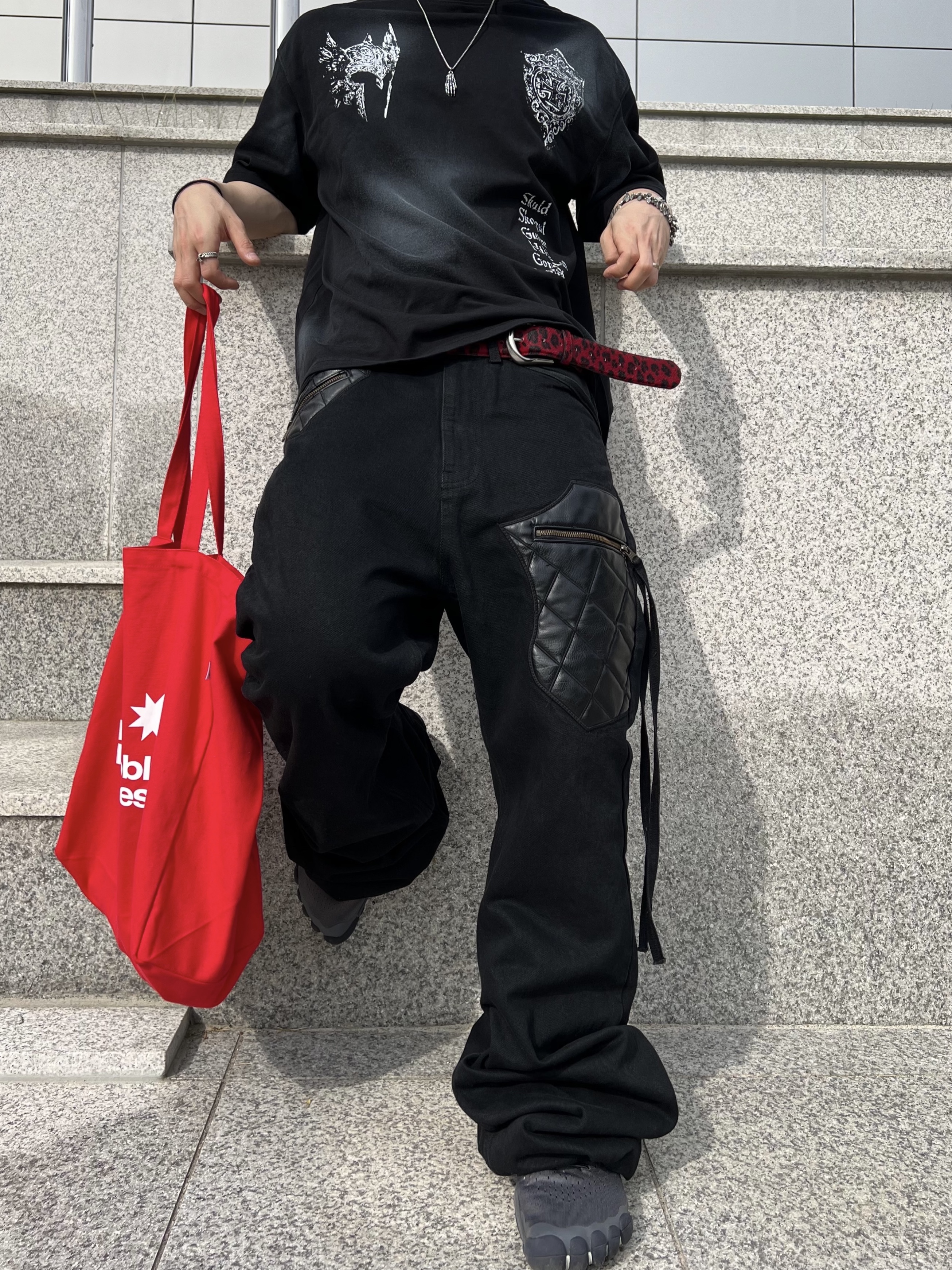 Gentle Monster Paranoyd 02 Silver Clear, emostanceclub Leather Patch Flared Jeans V3 Black 착용 스타일 - 4