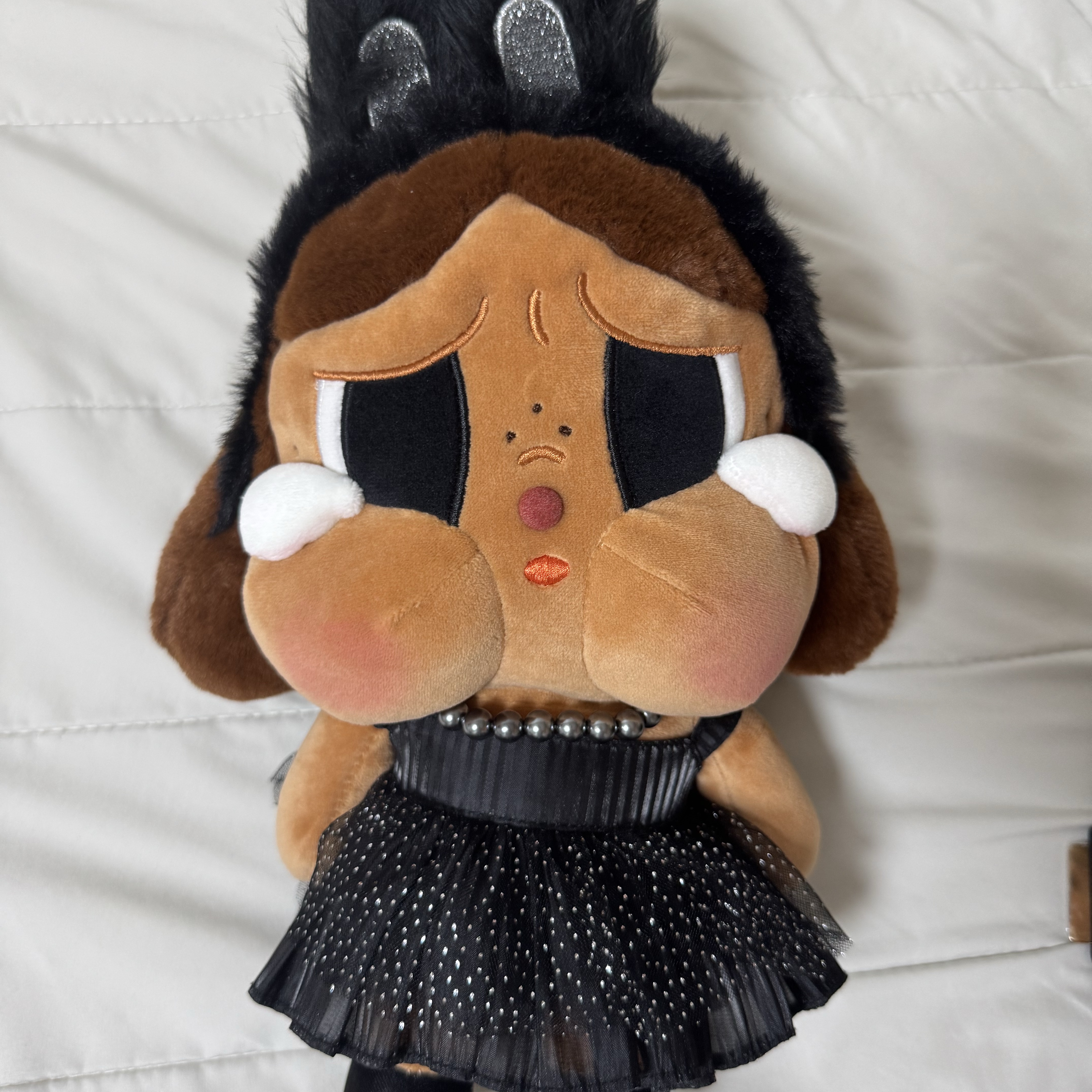 Pop Mart Crybaby Shiny Shiny Series Plush Doll Black 착용 스타일