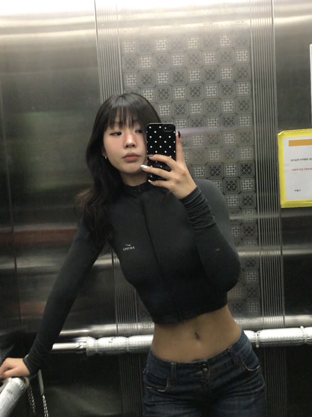 (W) NikeSKIMS Ribbed Seamless Cropped Full-Zip Jacket NSKM Obsidian NSKM Armor 착용 스타일 - 5
