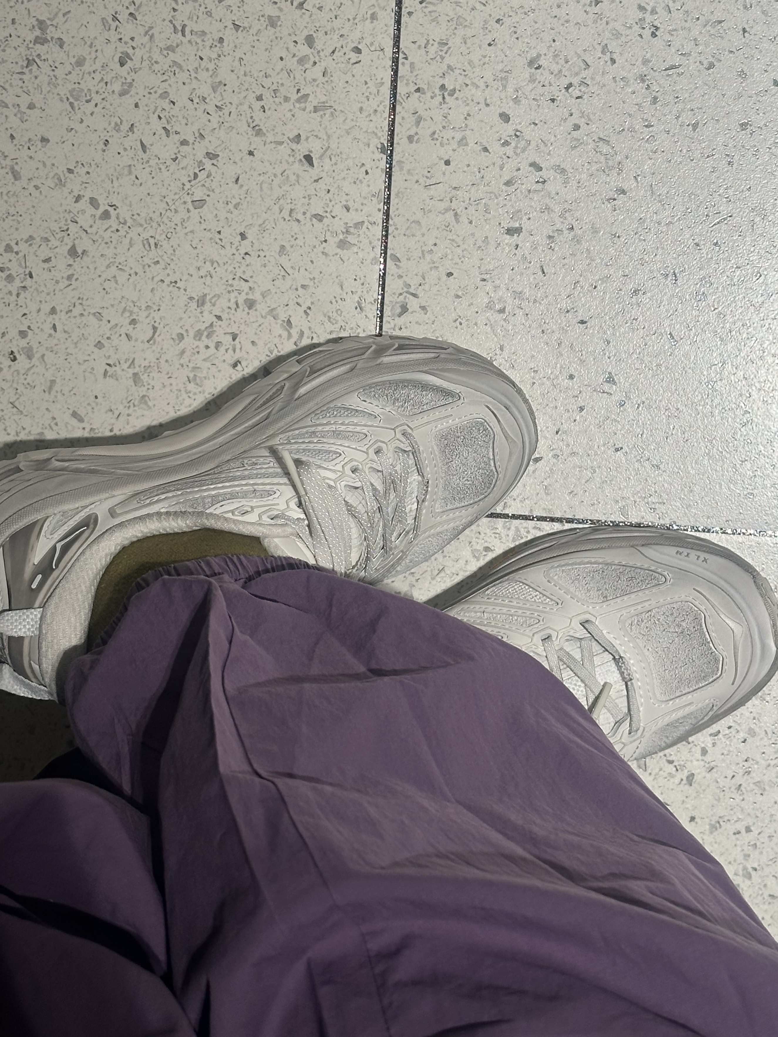 Hoka x Xlim Mafate Speed 2 TS Grey Foam 착용 스타일 - 2