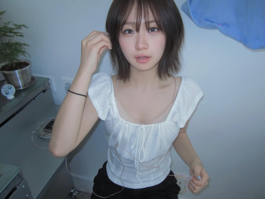 Rosefrantz Ribbon Shirring Sleeveless [Ivory] 착용 스타일 - 3