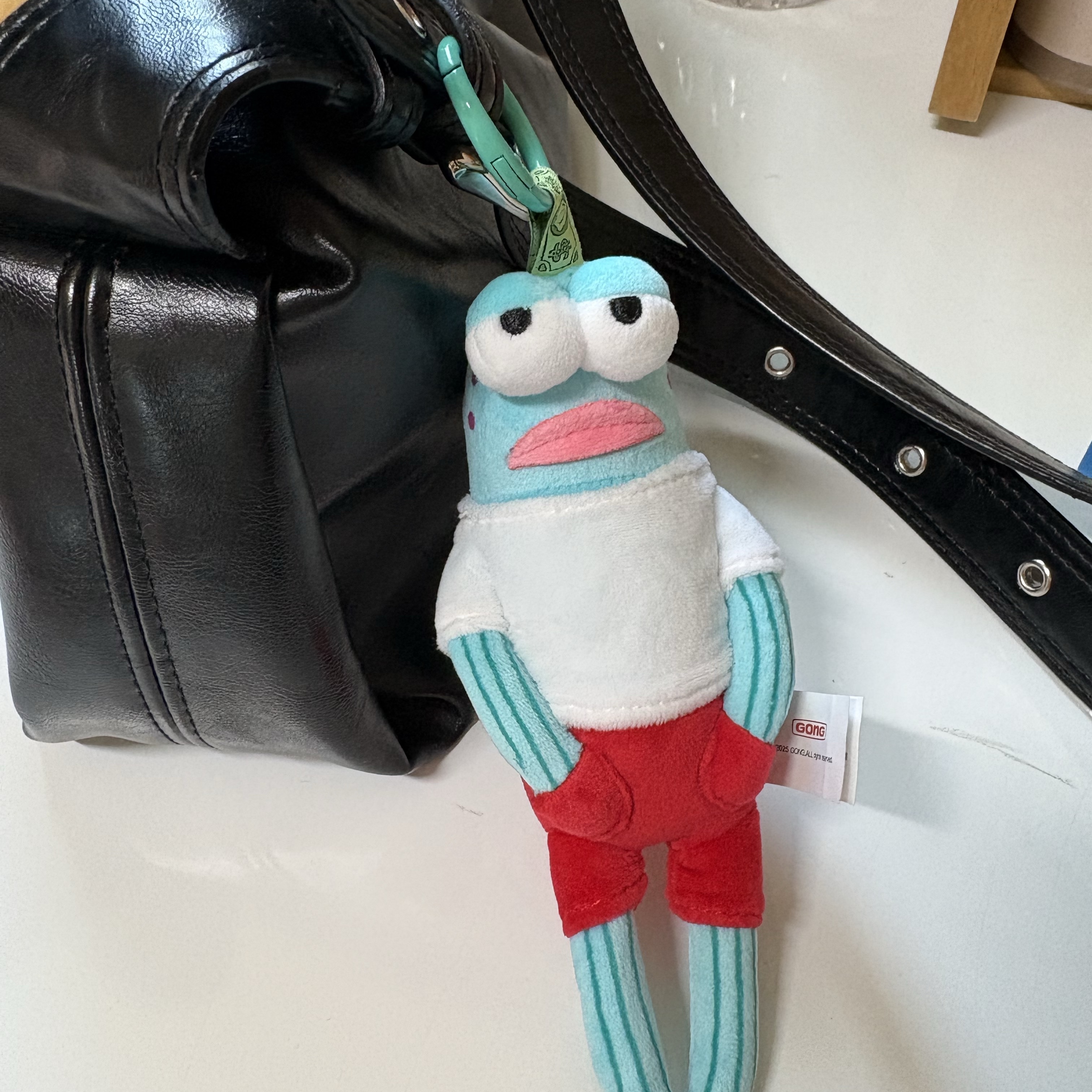 Pop Mart Bikini Bottom Buddies Whimsical Plush Cool Fish (Opened Case) 착용 스타일