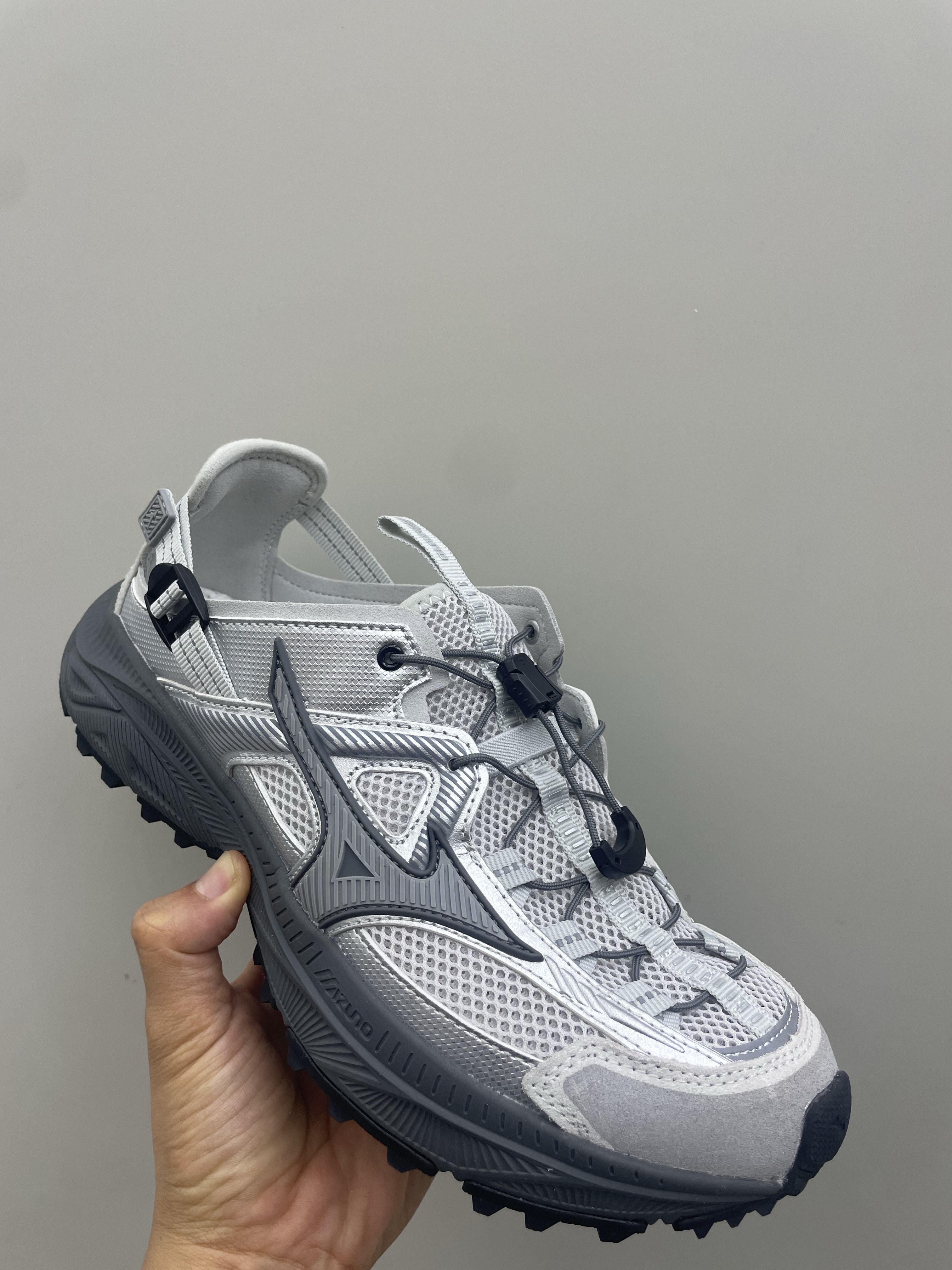 [KREAM 단독] Mizuno Apex Trail Silver - 26FW, [KREAM 단독] Mizuno Apex Trail Ivory - 26FW 착용 스타일 - 1