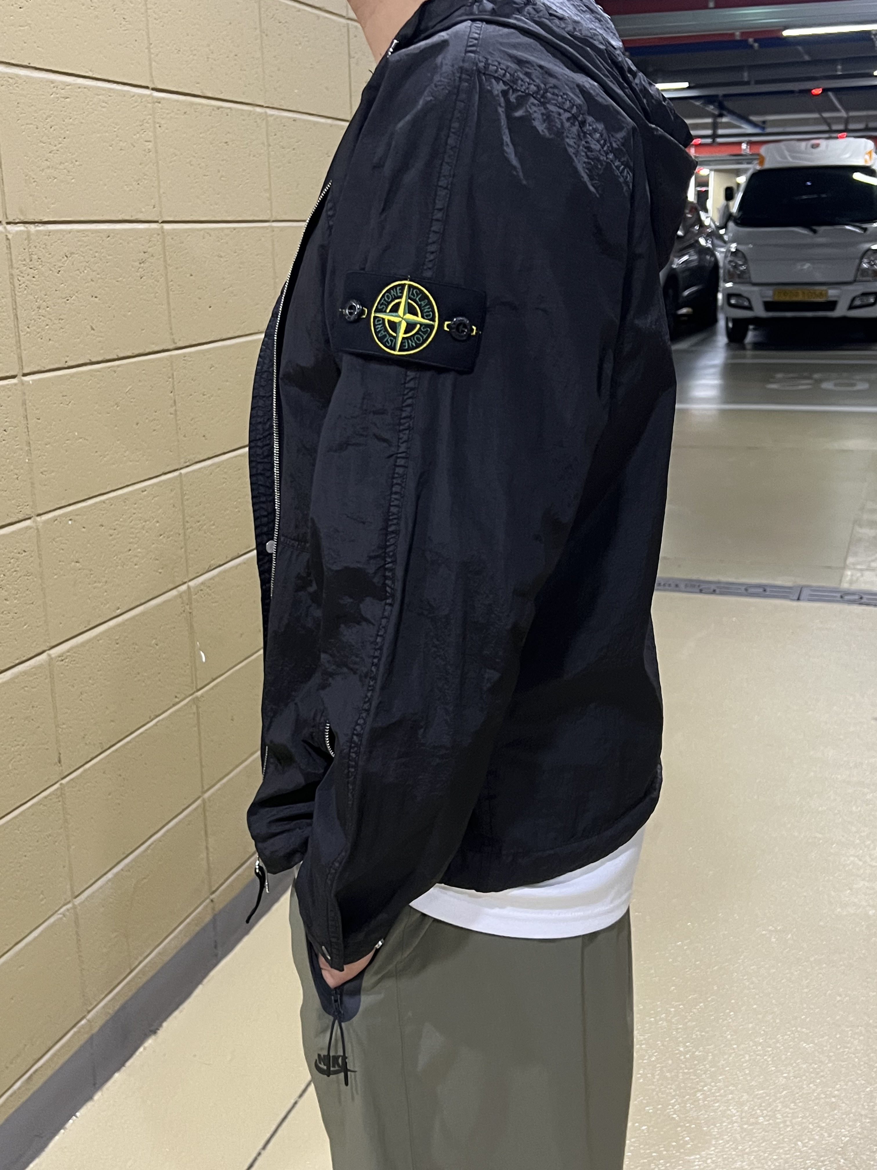 Stone Island 4100097 Nylon Metal Watro-TC in Econyl Hooded Jacket Black - 25SS, Jordan 1 x Travis Scott Retro Low OG SP Reverse Olive 착용 스타일 - 1