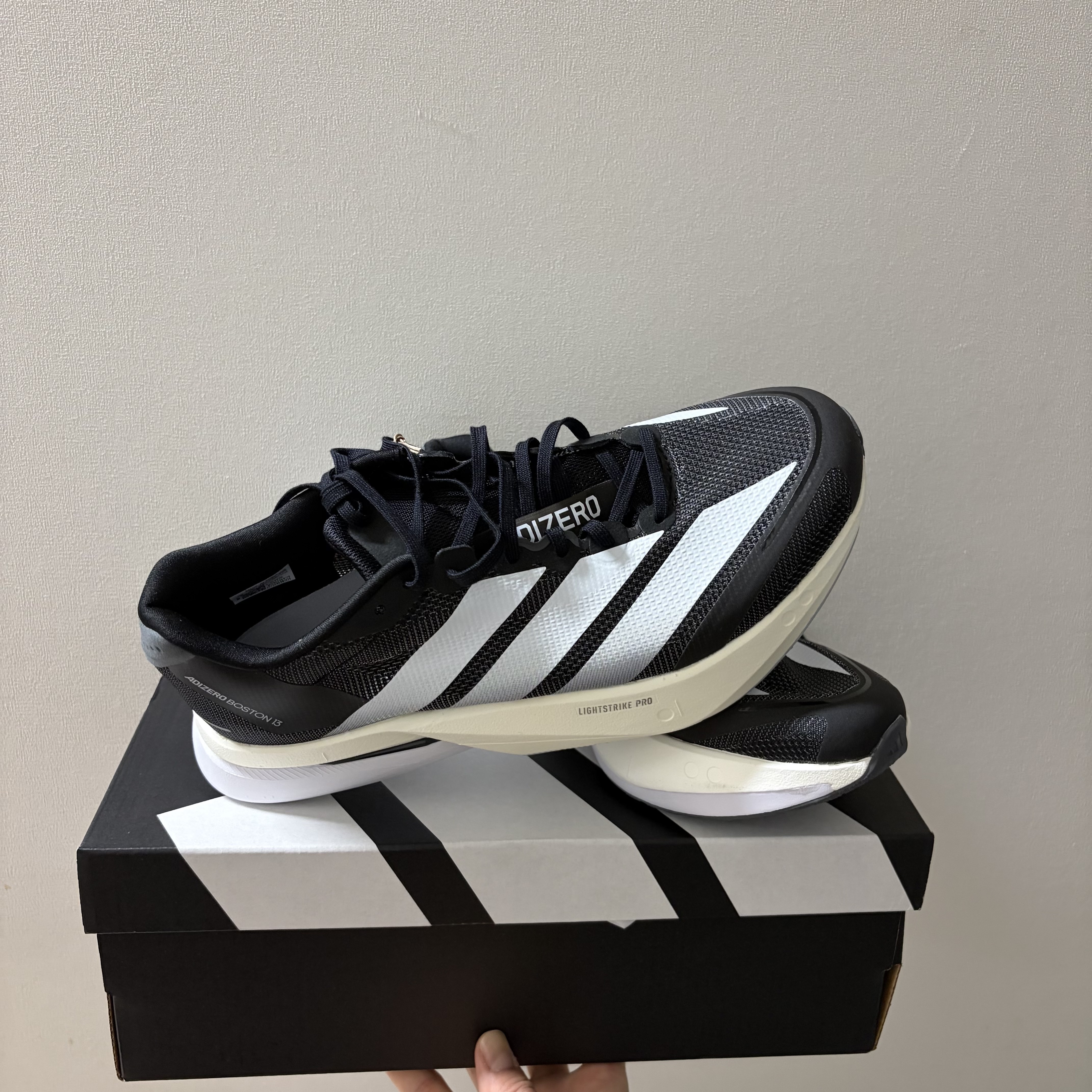Adidas Adizero Boston 13 Core Black Cloud White 착용 스타일